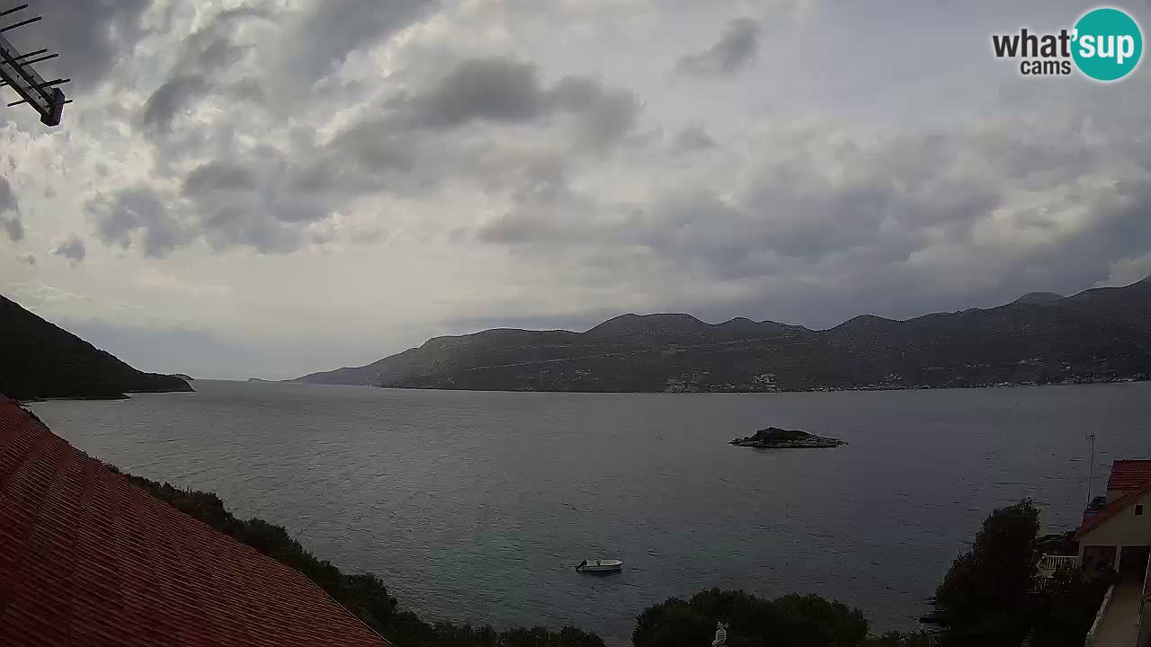 Korčula spletna kamera v živo – Tri Žala pogled na Pelješac