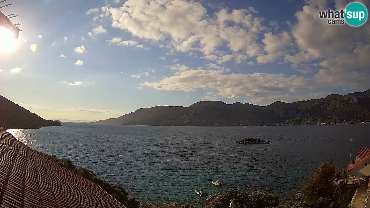 Korčula spletna kamera v živo – Tri Žala pogled na Pelješac
