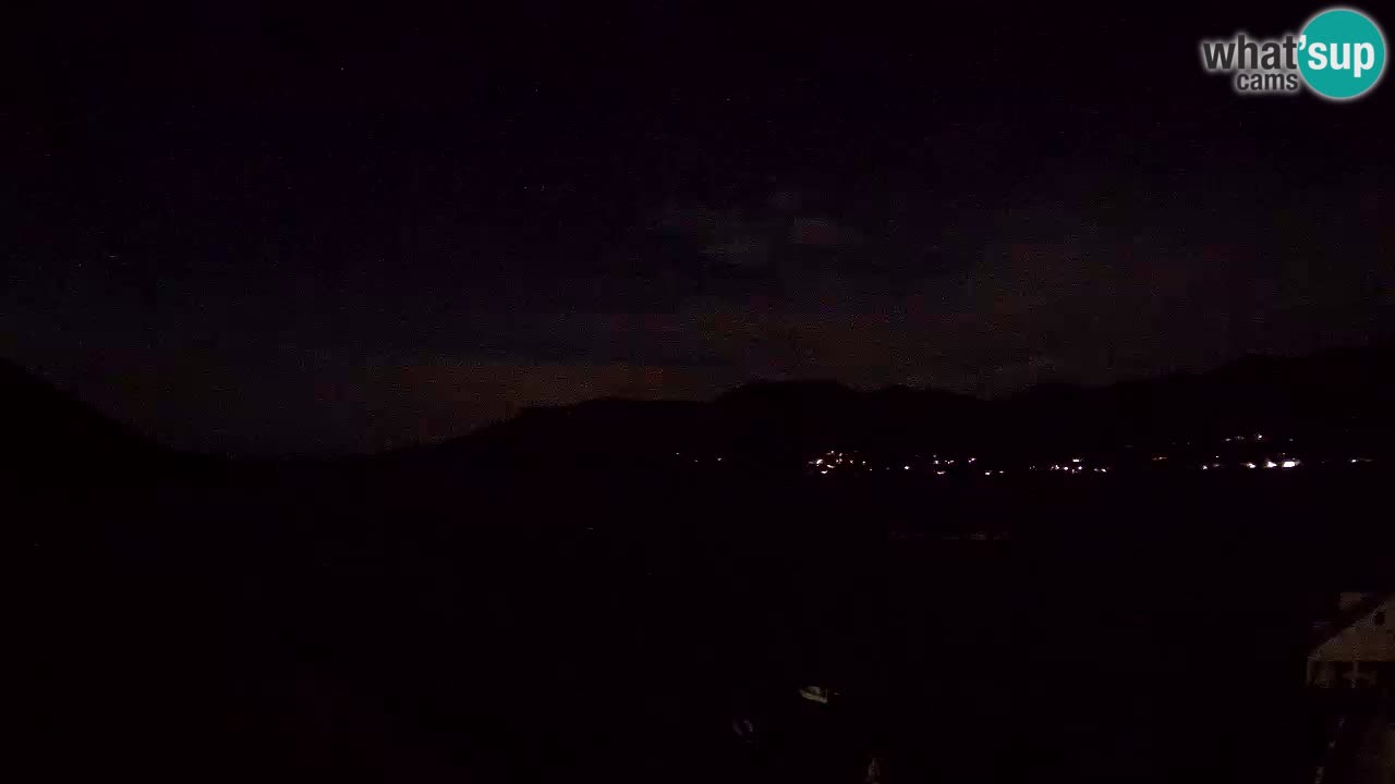 Korčula spletna kamera v živo – Tri Žala pogled na Pelješac