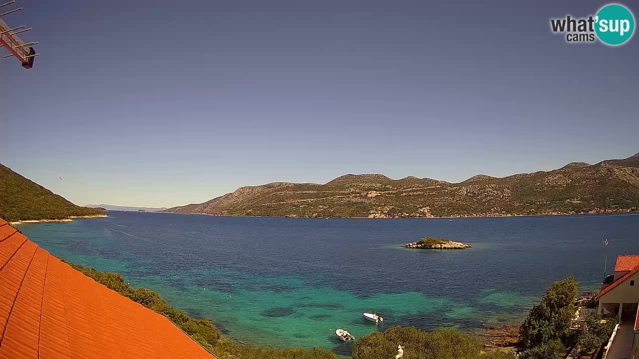 Korčula spletna kamera v živo – Tri Žala pogled na Pelješac