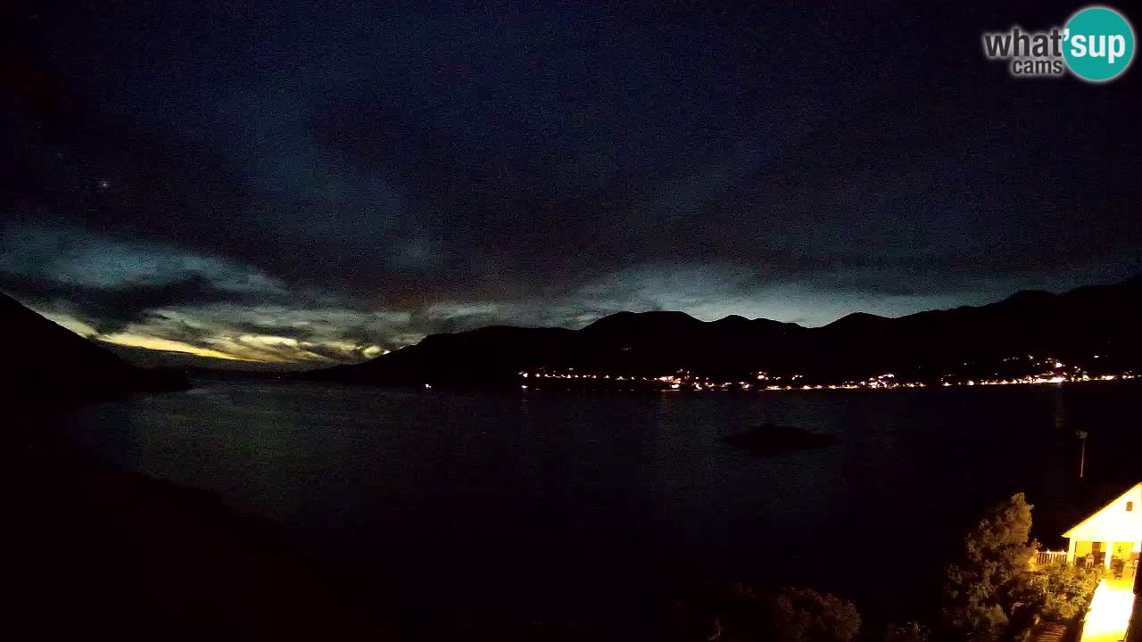 Korčula spletna kamera v živo – Tri Žala pogled na Pelješac