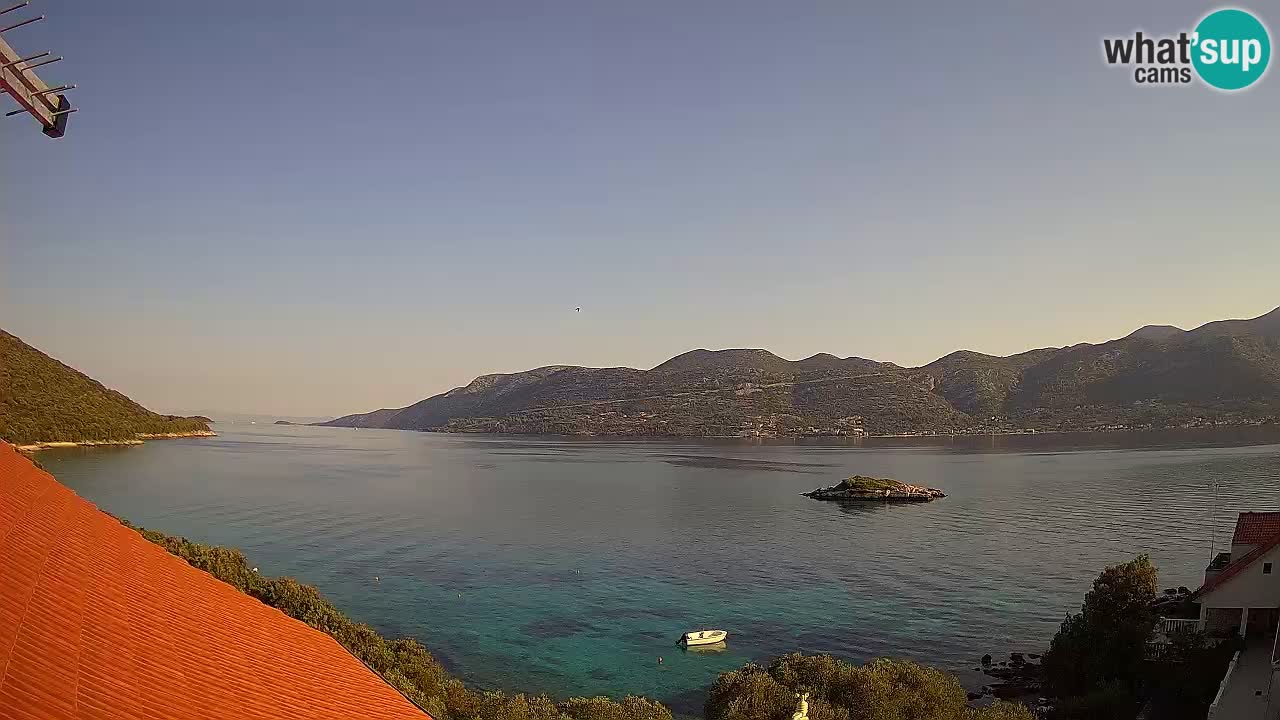 Korčula spletna kamera v živo – Tri Žala pogled na Pelješac