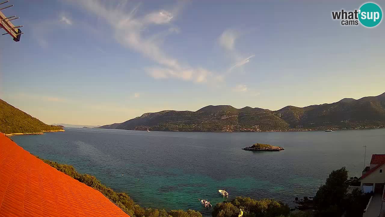 Korčula spletna kamera v živo – Tri Žala pogled na Pelješac