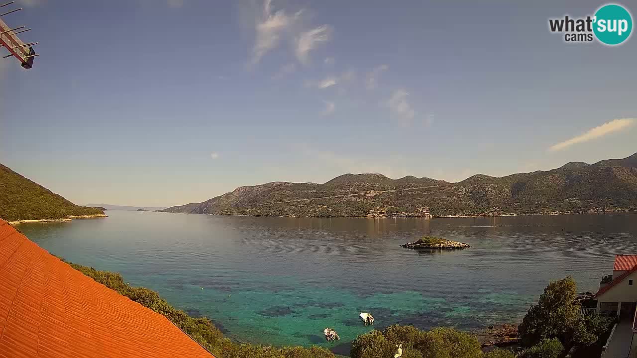 Korčula spletna kamera v živo – Tri Žala pogled na Pelješac