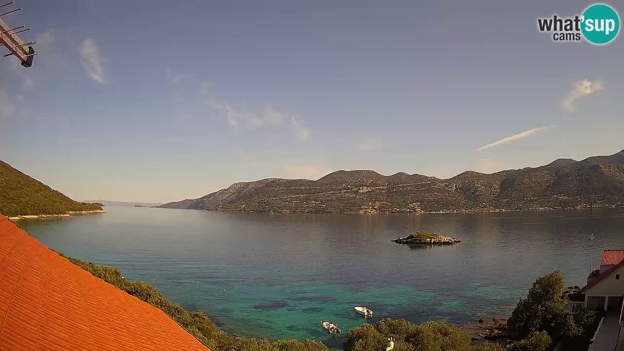 Korčula spletna kamera v živo – Tri Žala pogled na Pelješac