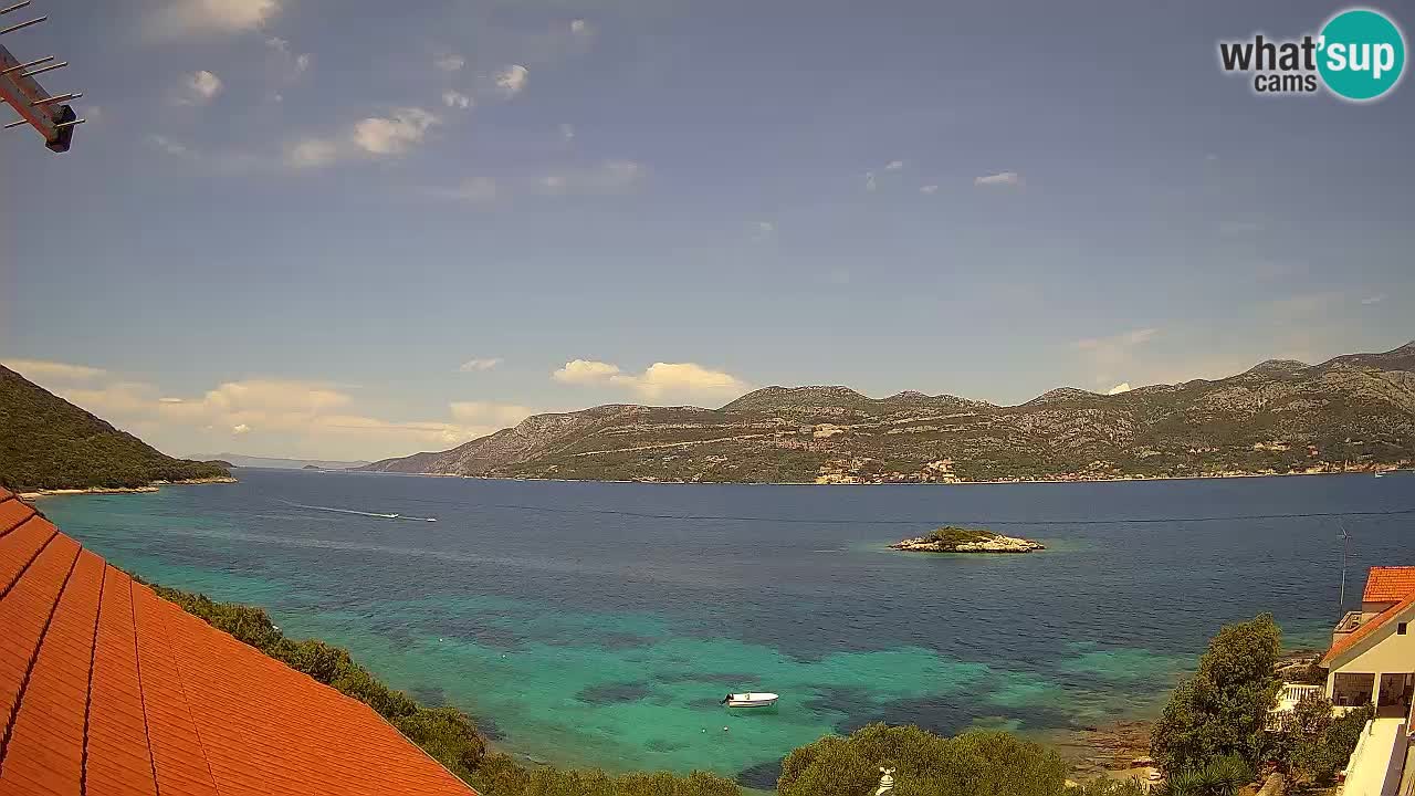 Korčula spletna kamera v živo – Tri Žala pogled na Pelješac