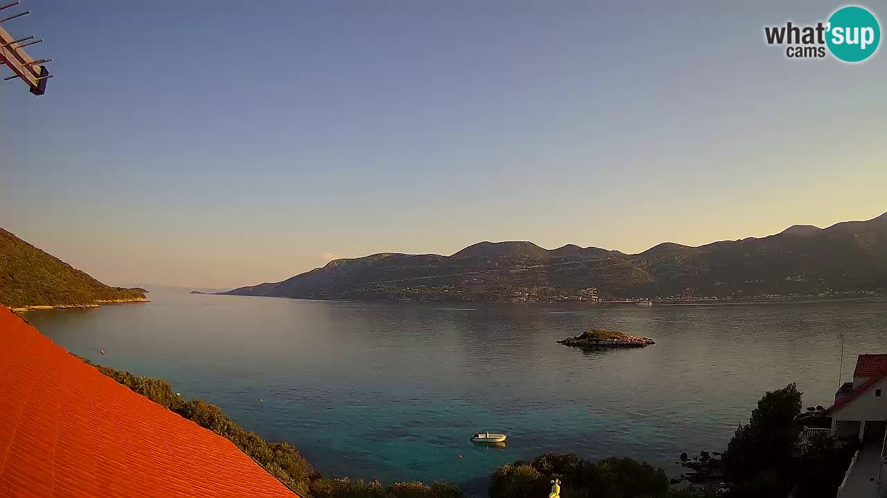 Korčula spletna kamera v živo – Tri Žala pogled na Pelješac