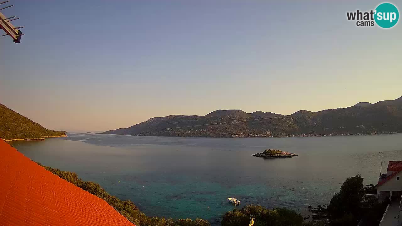 Korčula spletna kamera v živo – Tri Žala pogled na Pelješac