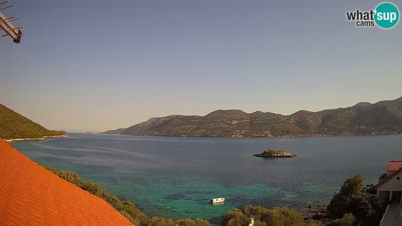 Korčula spletna kamera v živo – Tri Žala pogled na Pelješac
