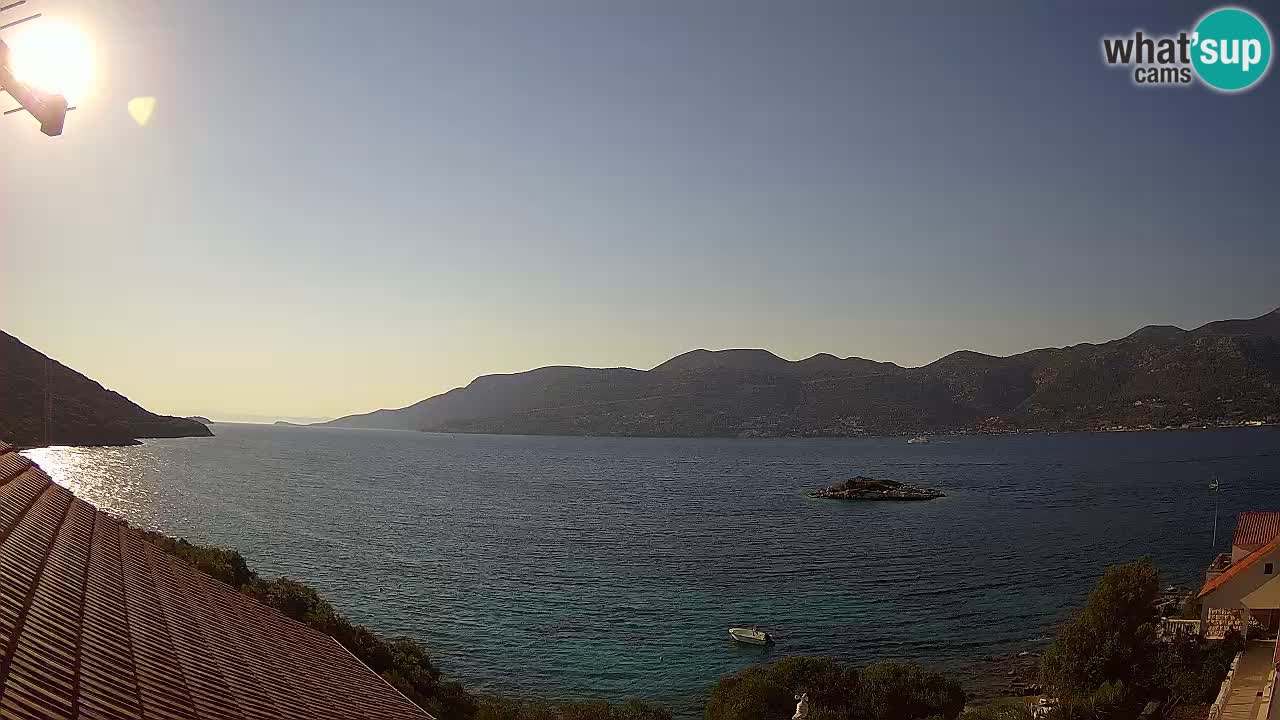 Korčula spletna kamera v živo – Tri Žala pogled na Pelješac
