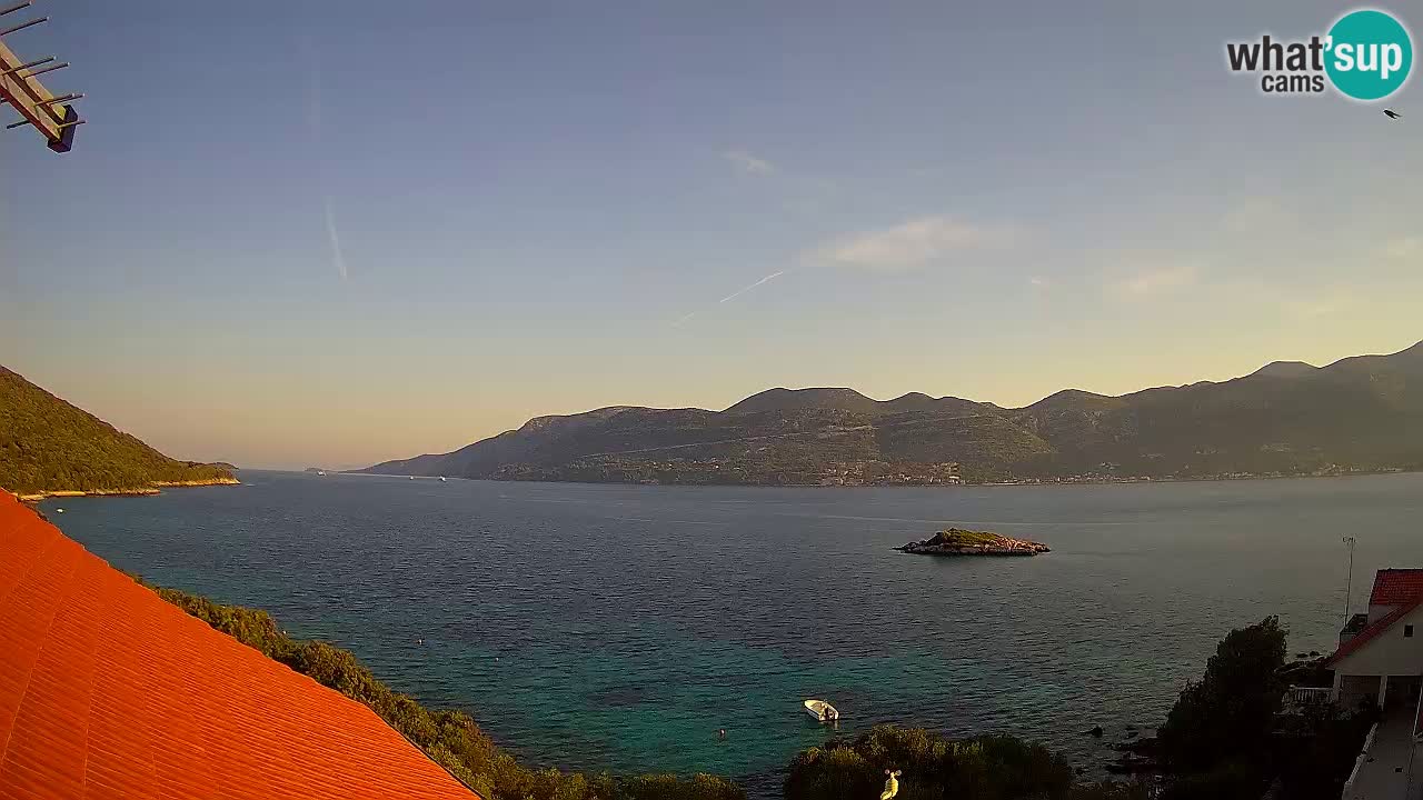 Korčula spletna kamera v živo – Tri Žala pogled na Pelješac
