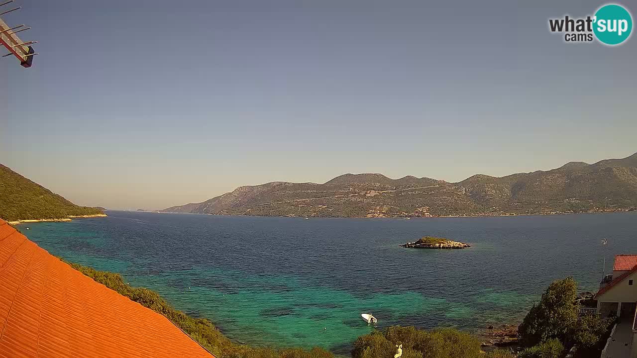 Korčula spletna kamera v živo – Tri Žala pogled na Pelješac