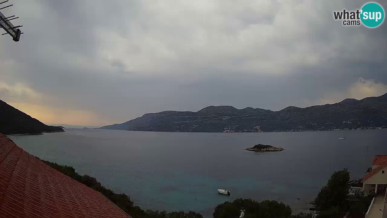 Korčula spletna kamera v živo – Tri Žala pogled na Pelješac