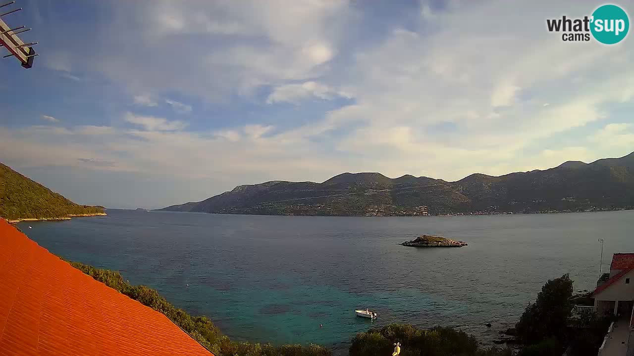 Korčula spletna kamera v živo – Tri Žala pogled na Pelješac