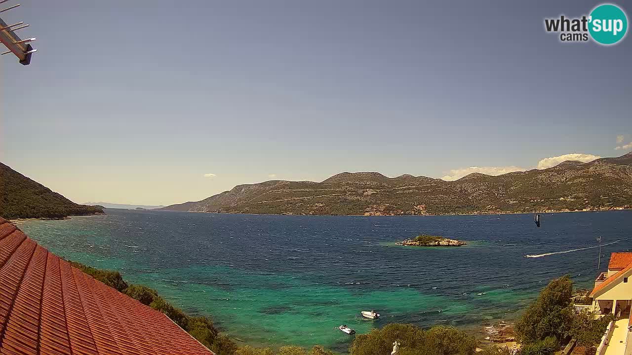 Korčula spletna kamera v živo – Tri Žala pogled na Pelješac
