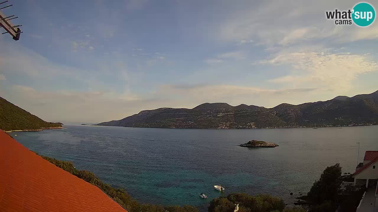 Korčula spletna kamera v živo – Tri Žala pogled na Pelješac