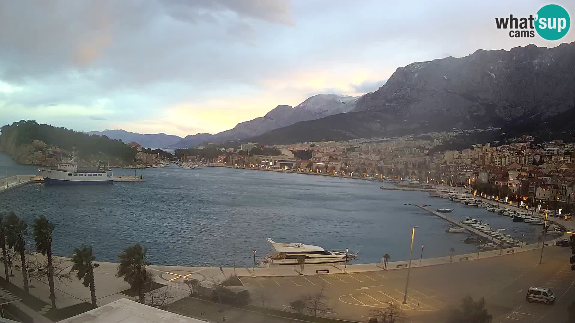 Webcam Makarska promenade de bord de mer