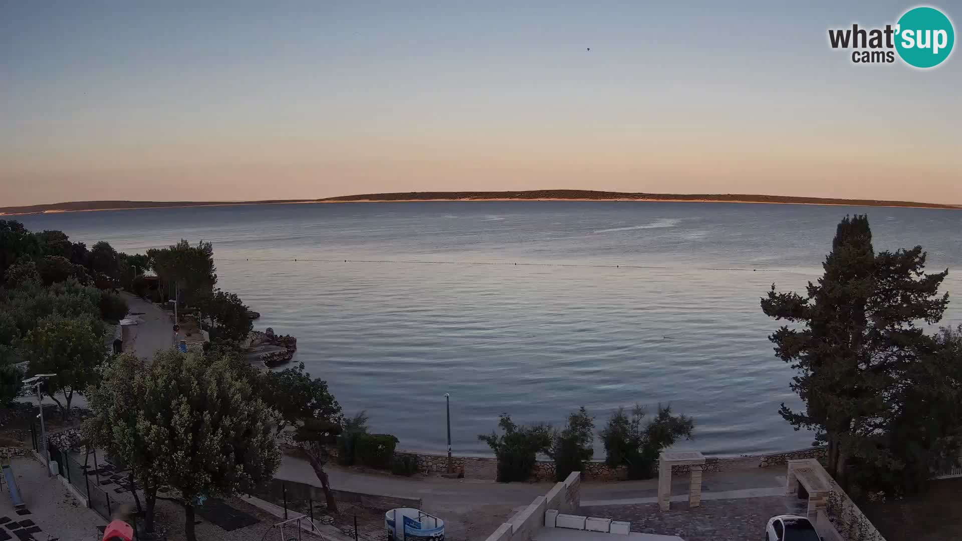 Spletna kamera Plaža Male Mandre – Pogled v živo z otoka Pag