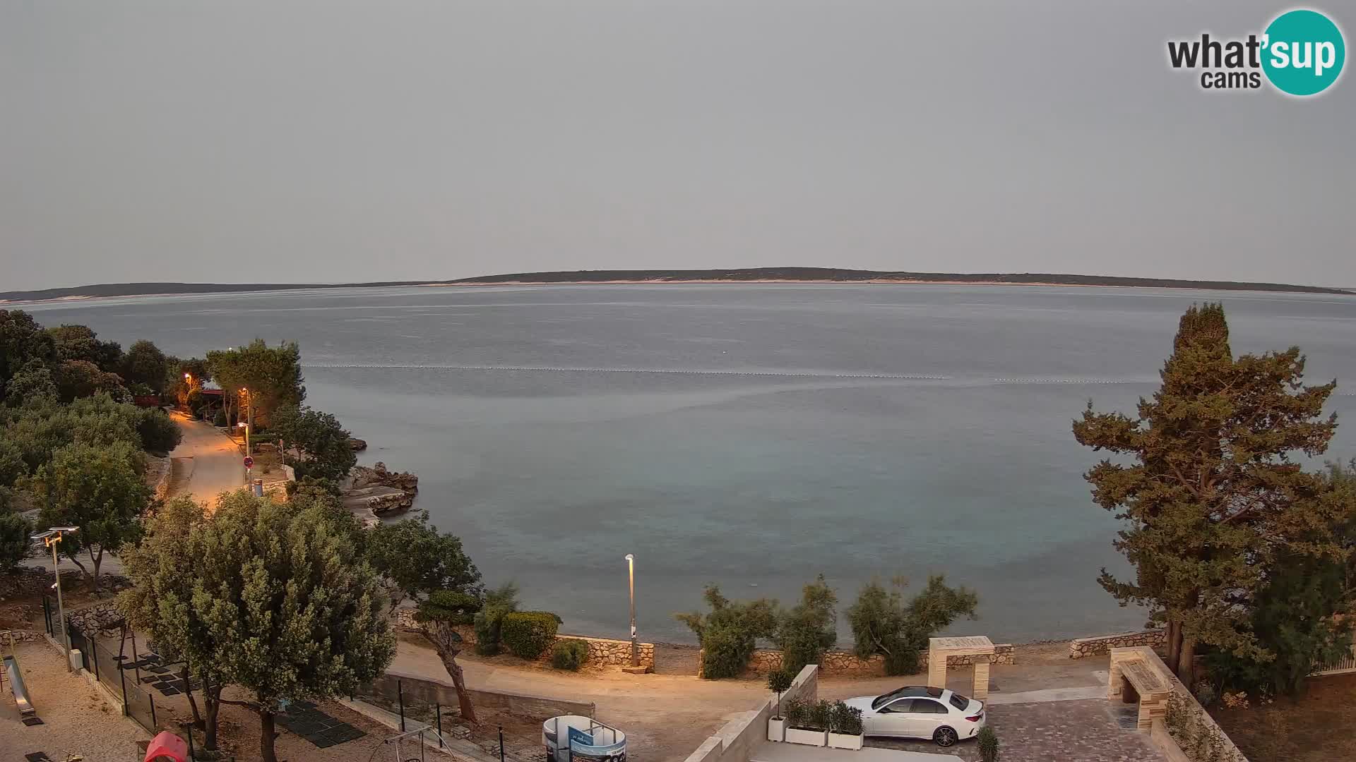 Spletna kamera Plaža Male Mandre – Pogled v živo z otoka Pag
