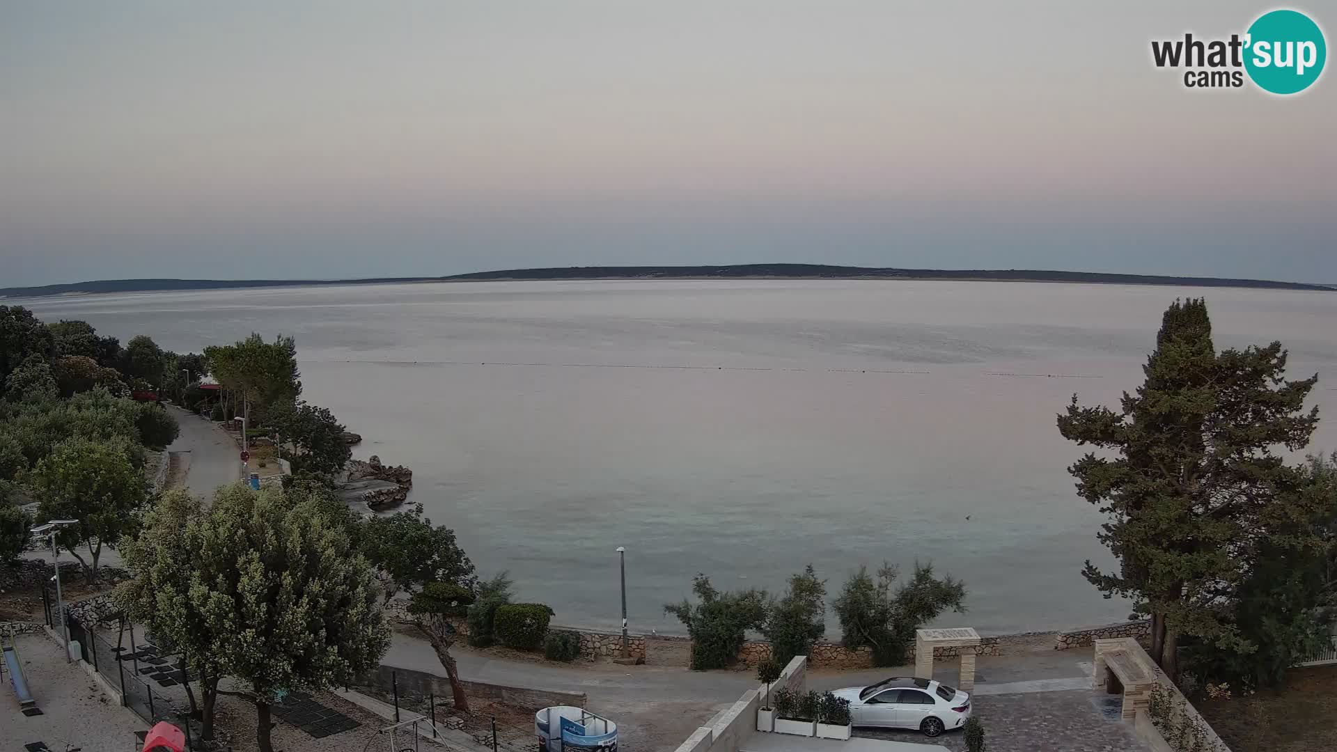 Spletna kamera Plaža Male Mandre – Pogled v živo z otoka Pag