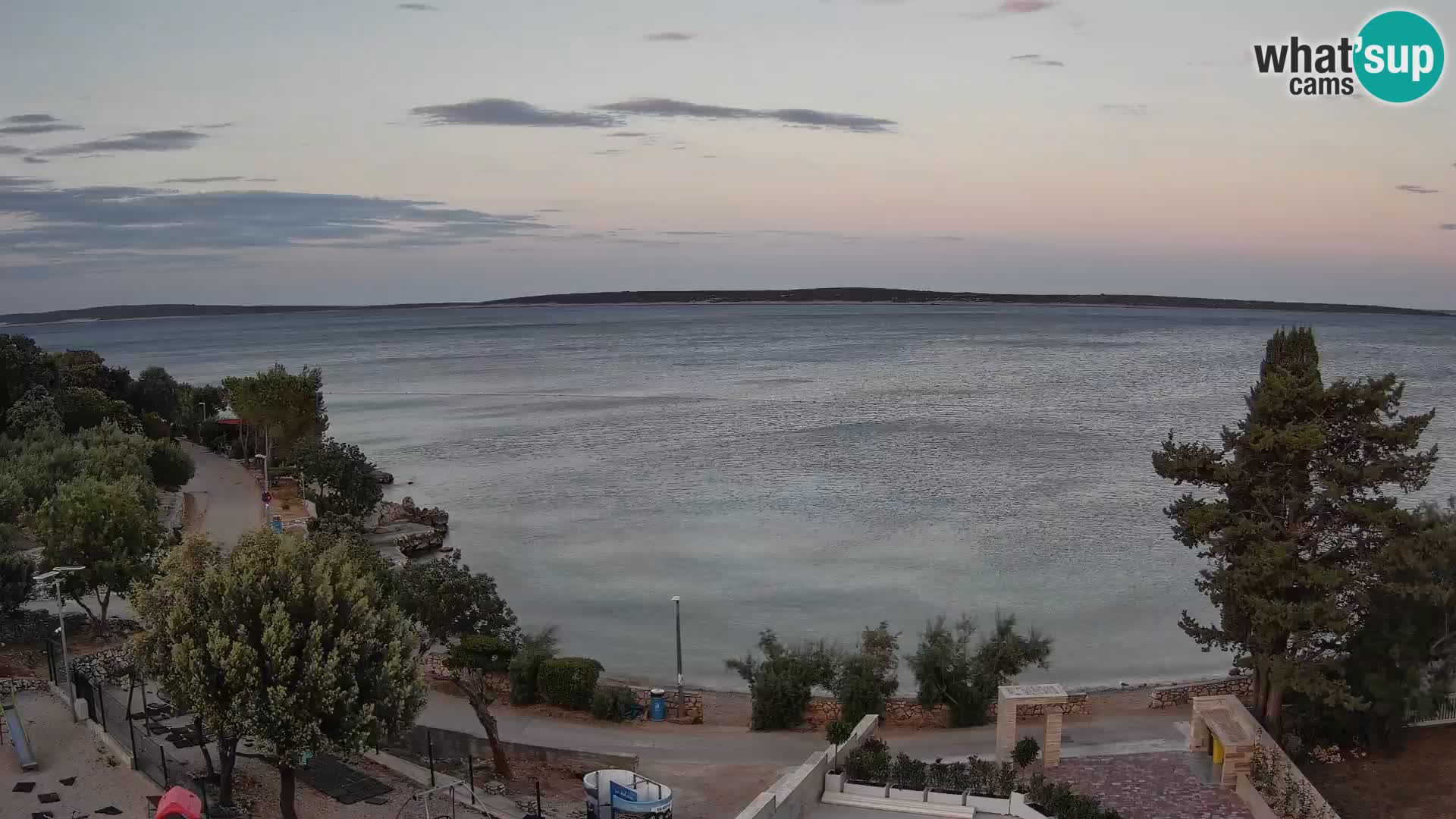 Spletna kamera Plaža Male Mandre – Pogled v živo z otoka Pag
