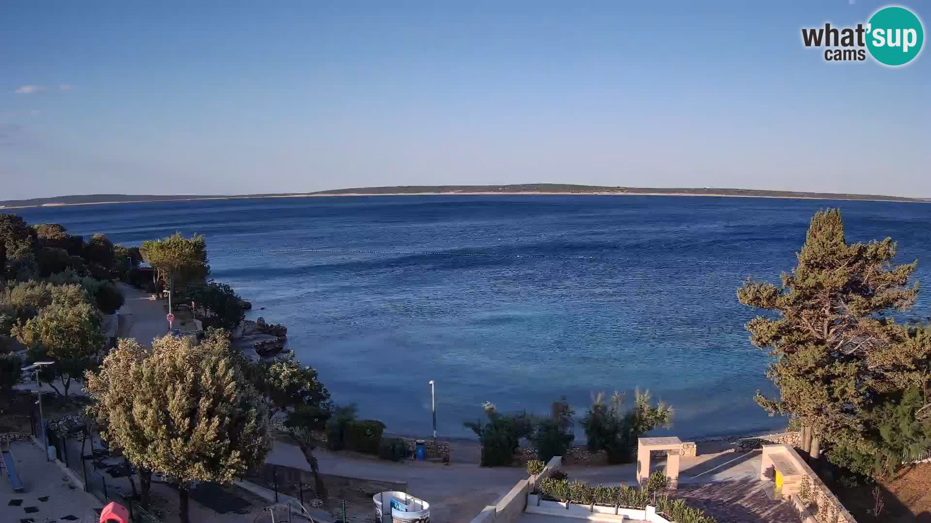 Spletna kamera Plaža Male Mandre – Pogled v živo z otoka Pag