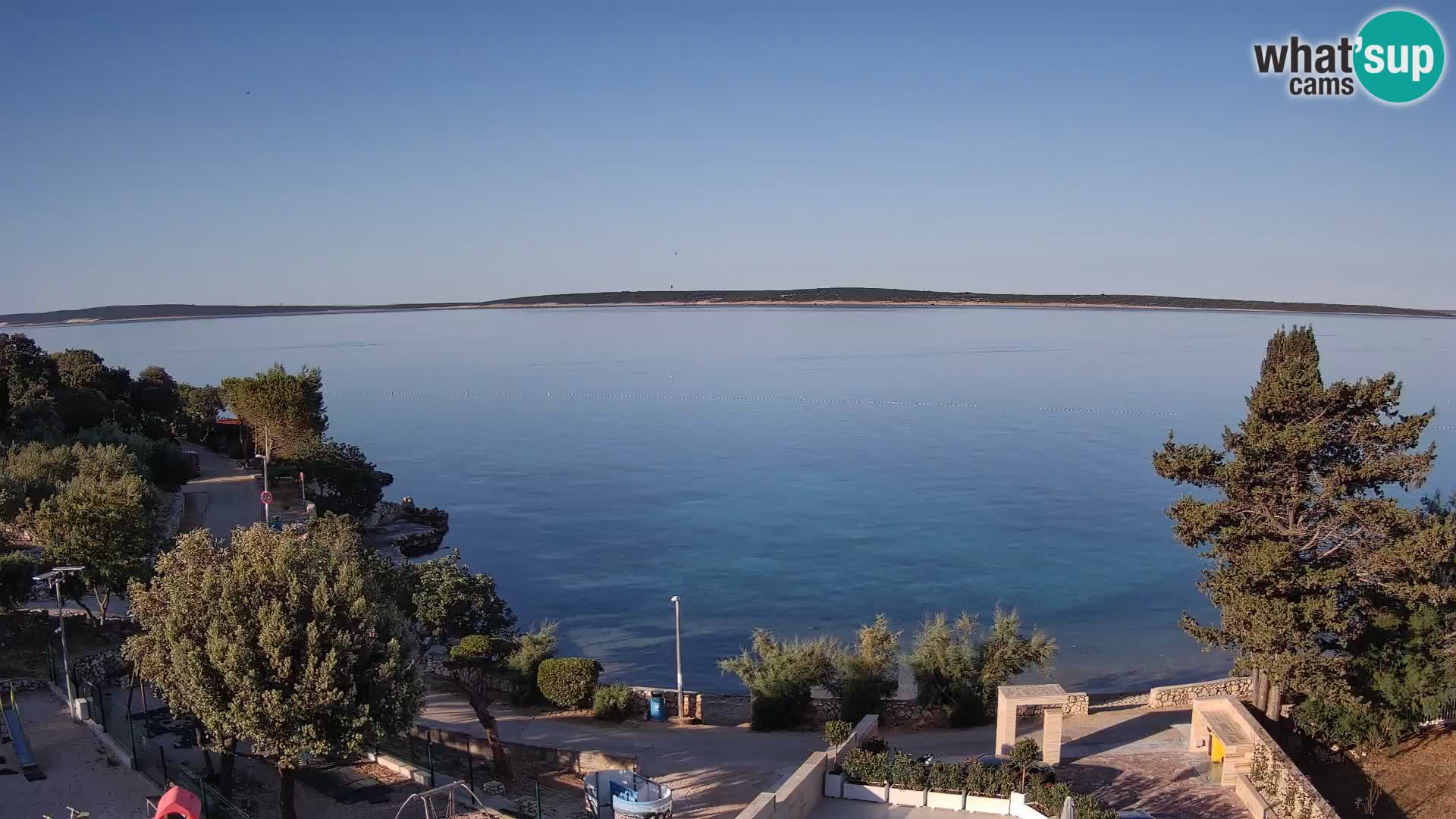Spletna kamera Plaža Male Mandre – Pogled v živo z otoka Pag
