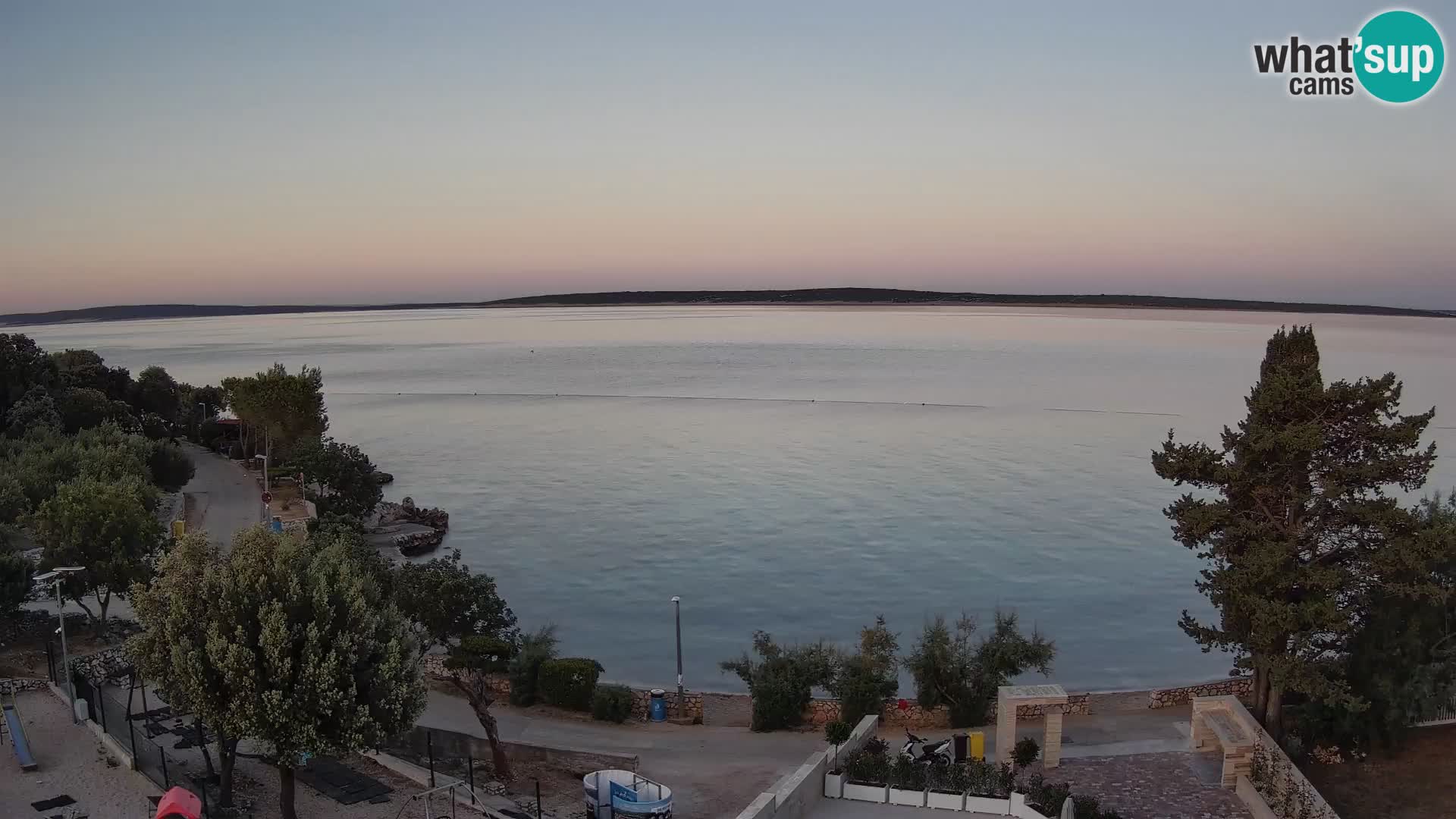 Web kamera Plaža Male Mandre – Pogled uživo s otoka Paga