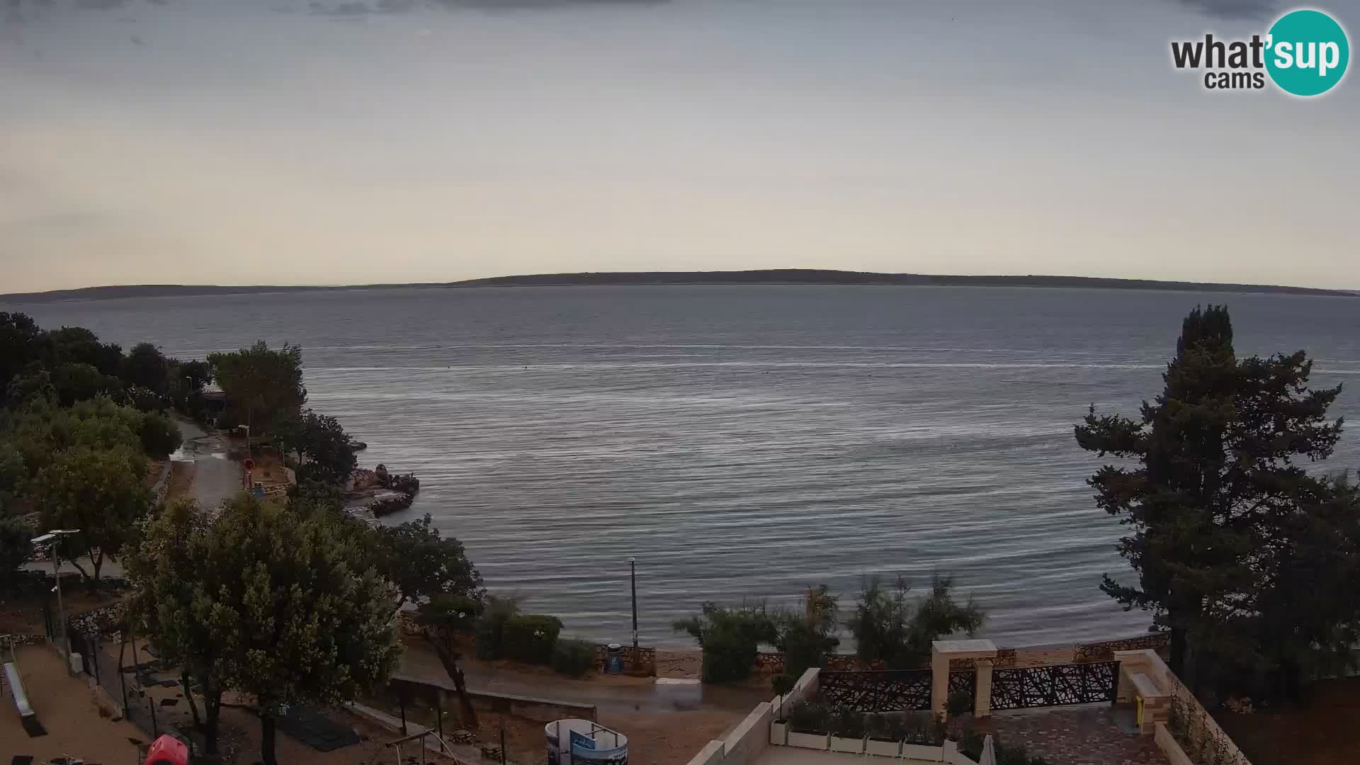 Spletna kamera Plaža Male Mandre – Pogled v živo z otoka Pag