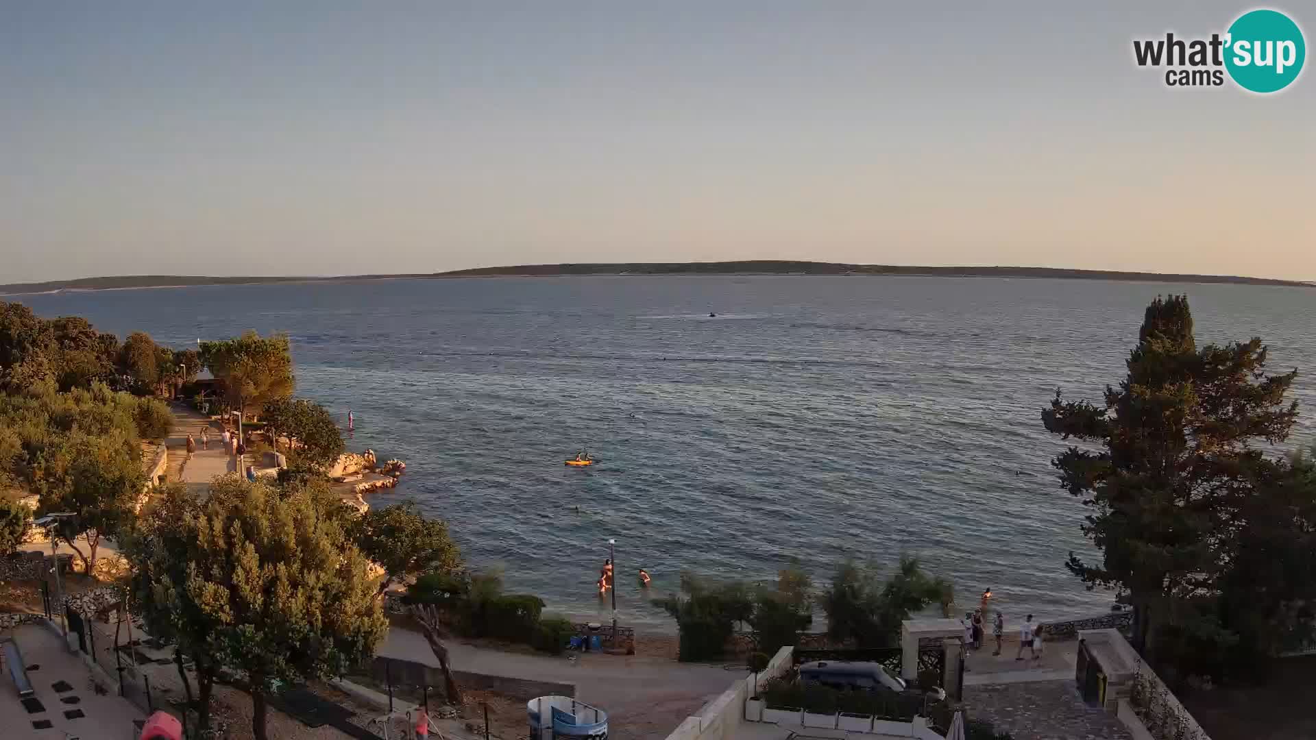 Spletna kamera Plaža Male Mandre – Pogled v živo z otoka Pag