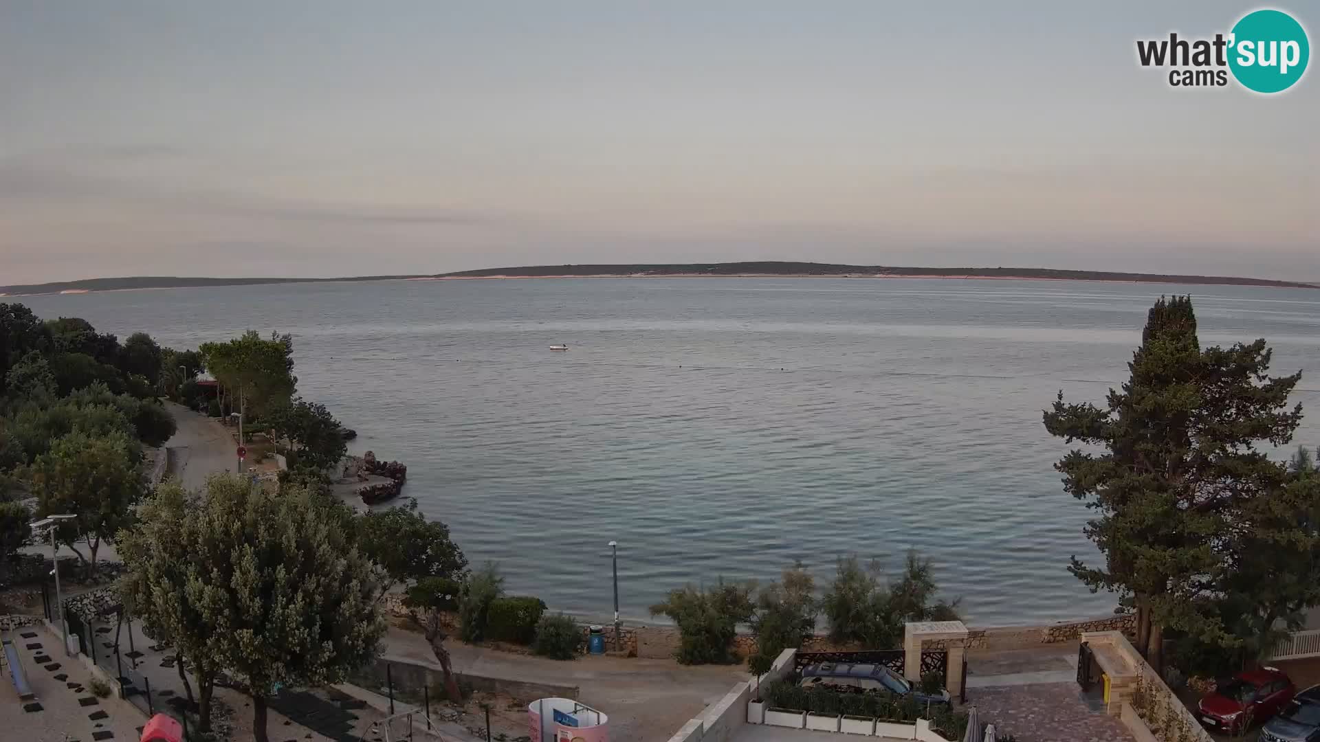 Spletna kamera Plaža Male Mandre – Pogled v živo z otoka Pag
