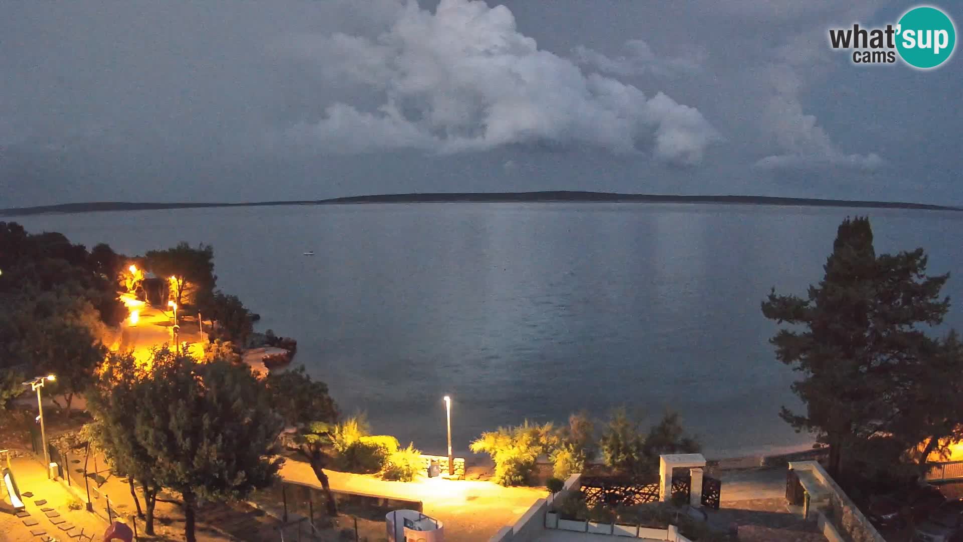 Spletna kamera Plaža Male Mandre – Pogled v živo z otoka Pag