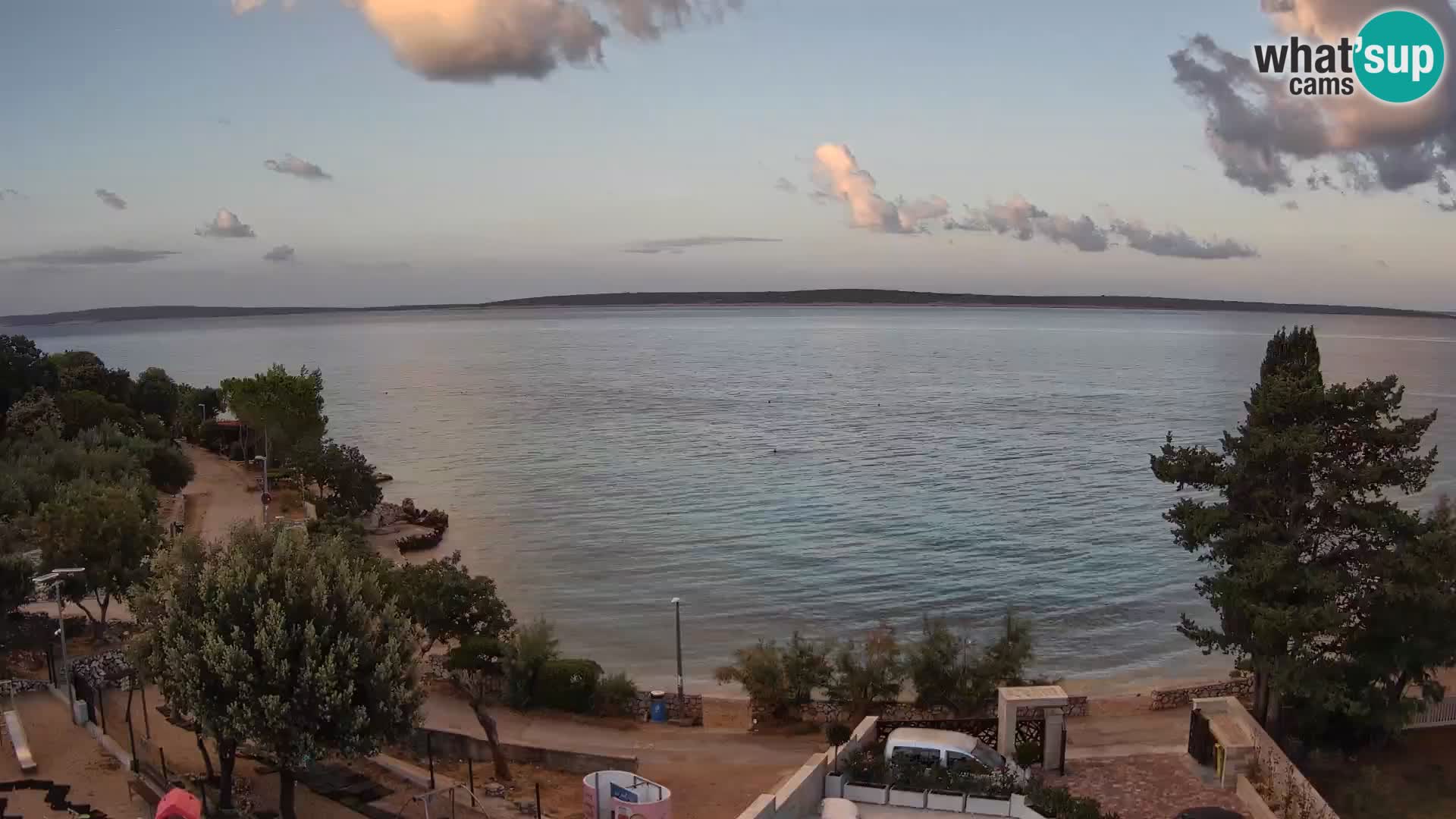 Spletna kamera Plaža Male Mandre – Pogled v živo z otoka Pag
