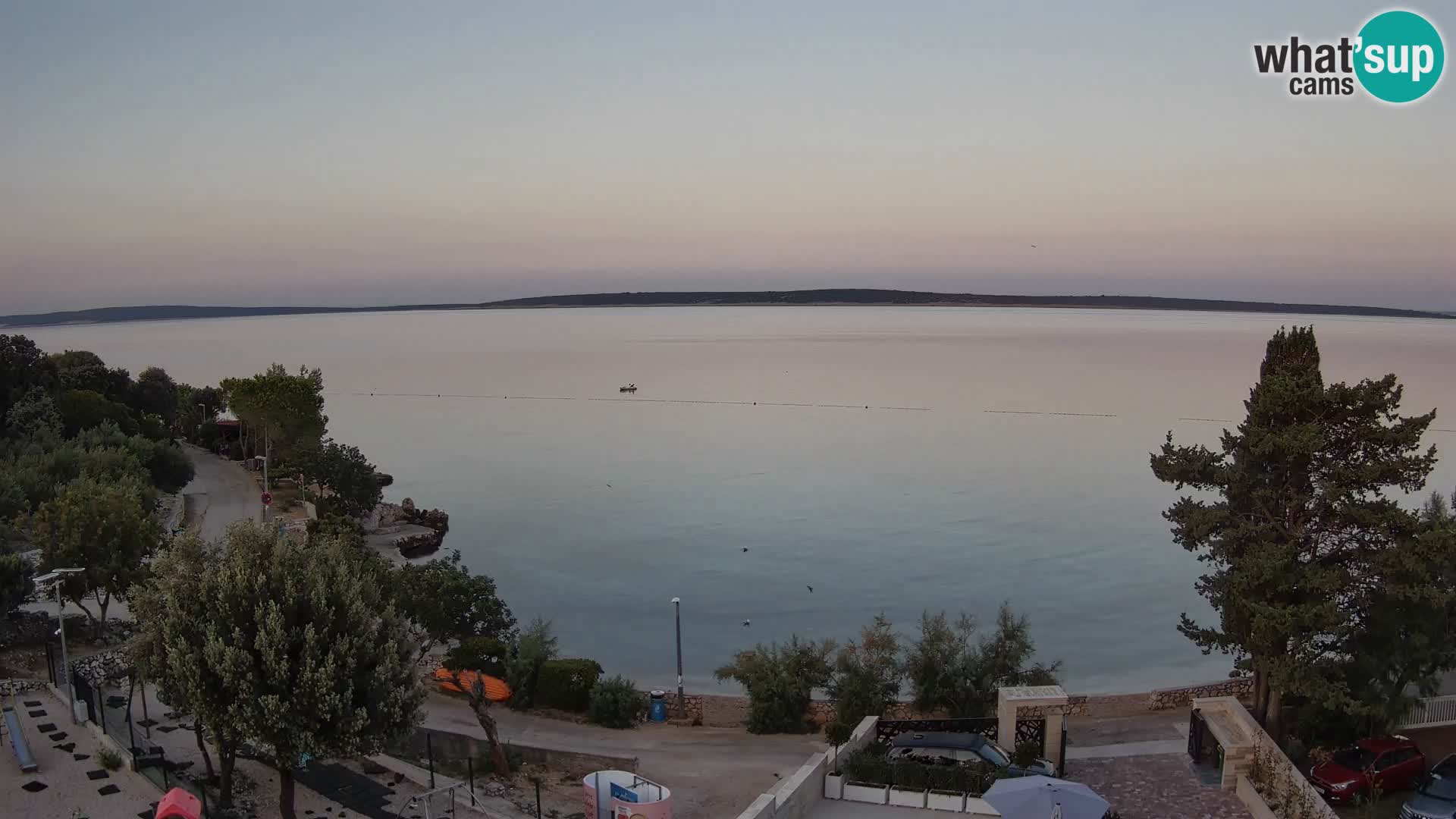 Spletna kamera Plaža Male Mandre – Pogled v živo z otoka Pag