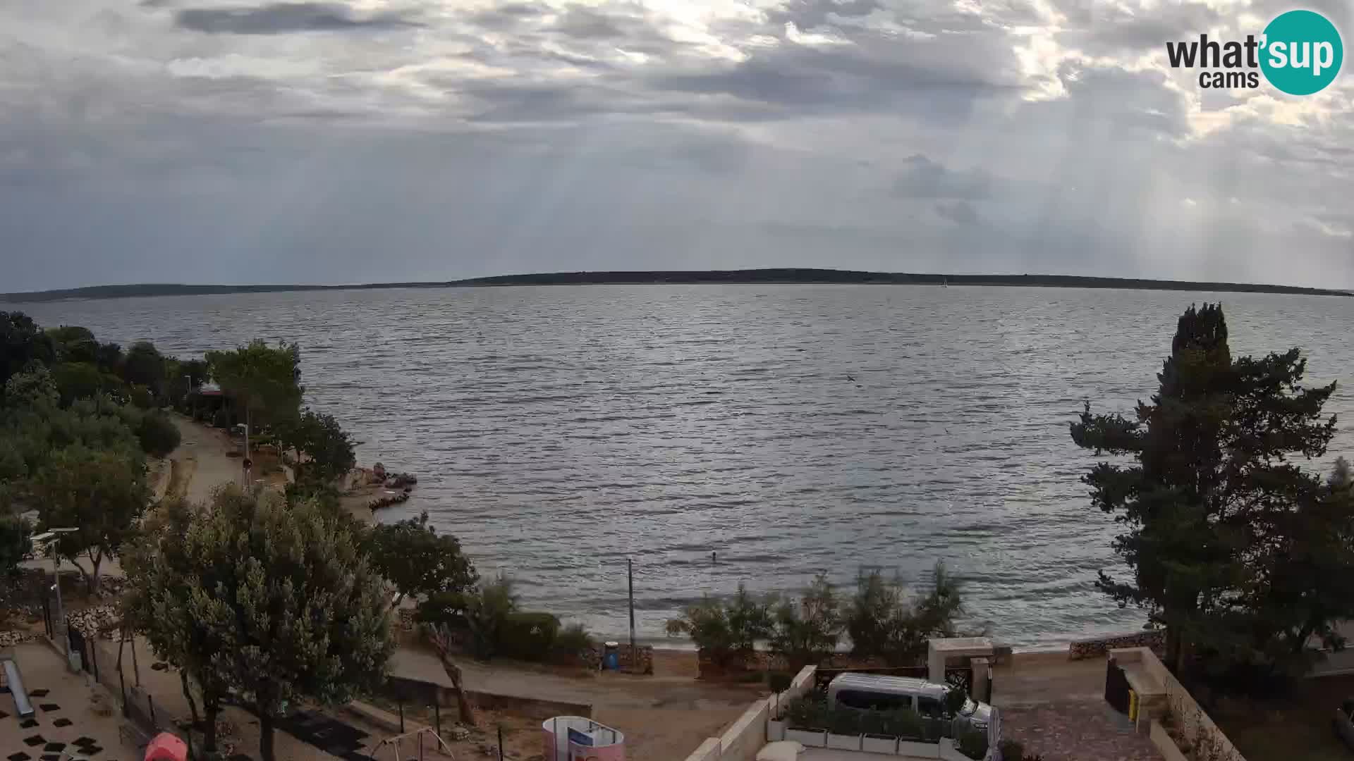 Spletna kamera Plaža Male Mandre – Pogled v živo z otoka Pag