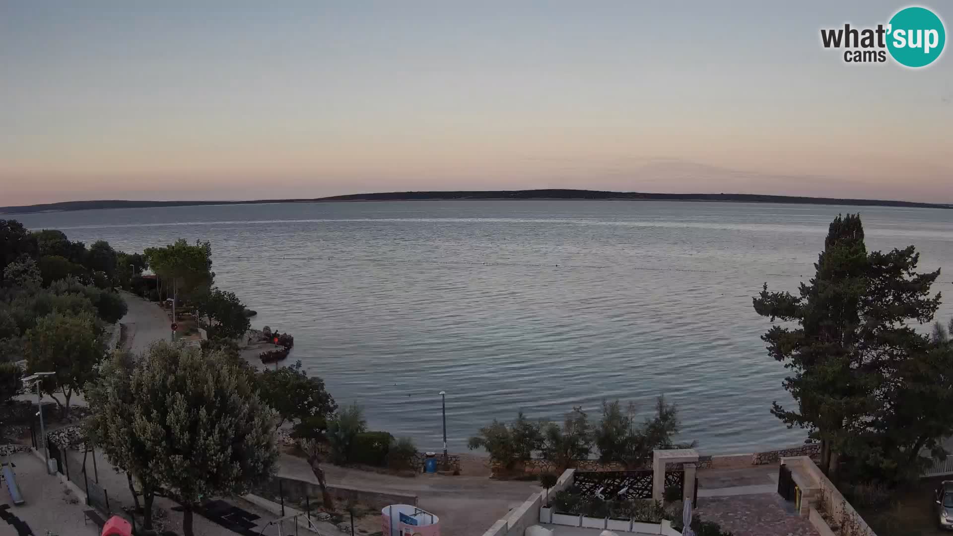 Spletna kamera Plaža Male Mandre – Pogled v živo z otoka Pag