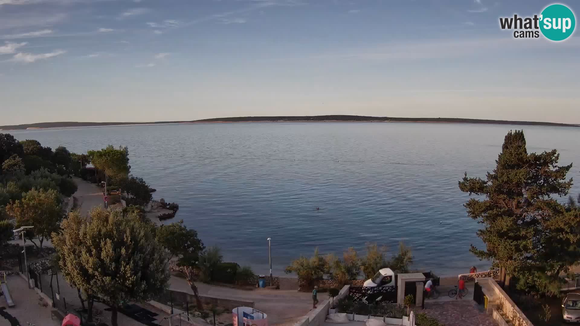 Spletna kamera Plaža Male Mandre – Pogled v živo z otoka Pag