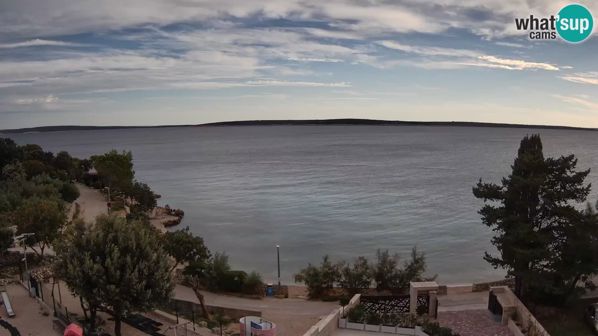 Spletna kamera Plaža Male Mandre – Pogled v živo z otoka Pag