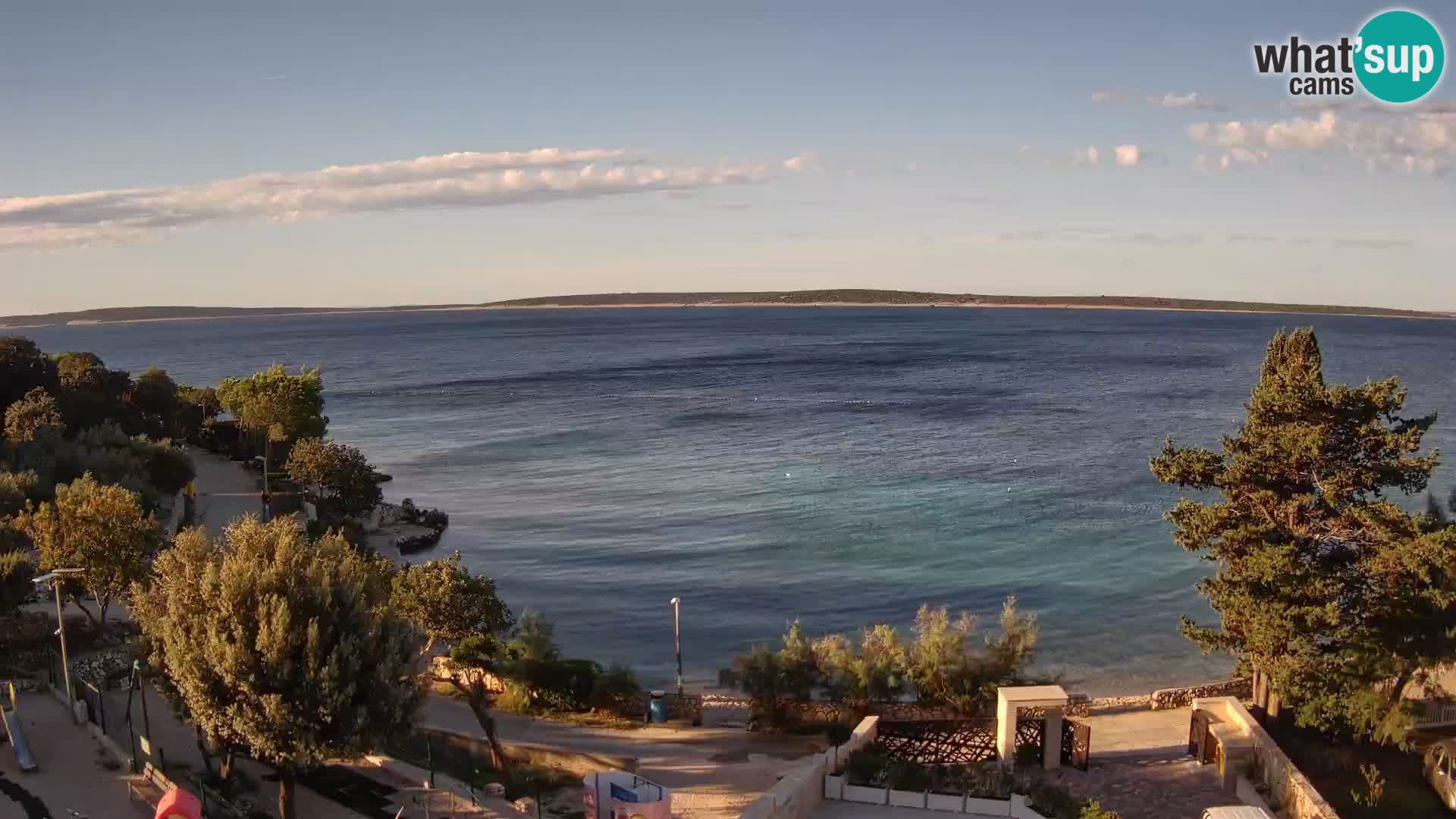 Spletna kamera Plaža Male Mandre – Pogled v živo z otoka Pag