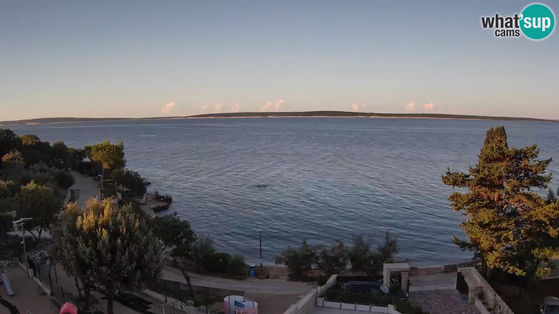 Spletna kamera Plaža Male Mandre – Pogled v živo z otoka Pag