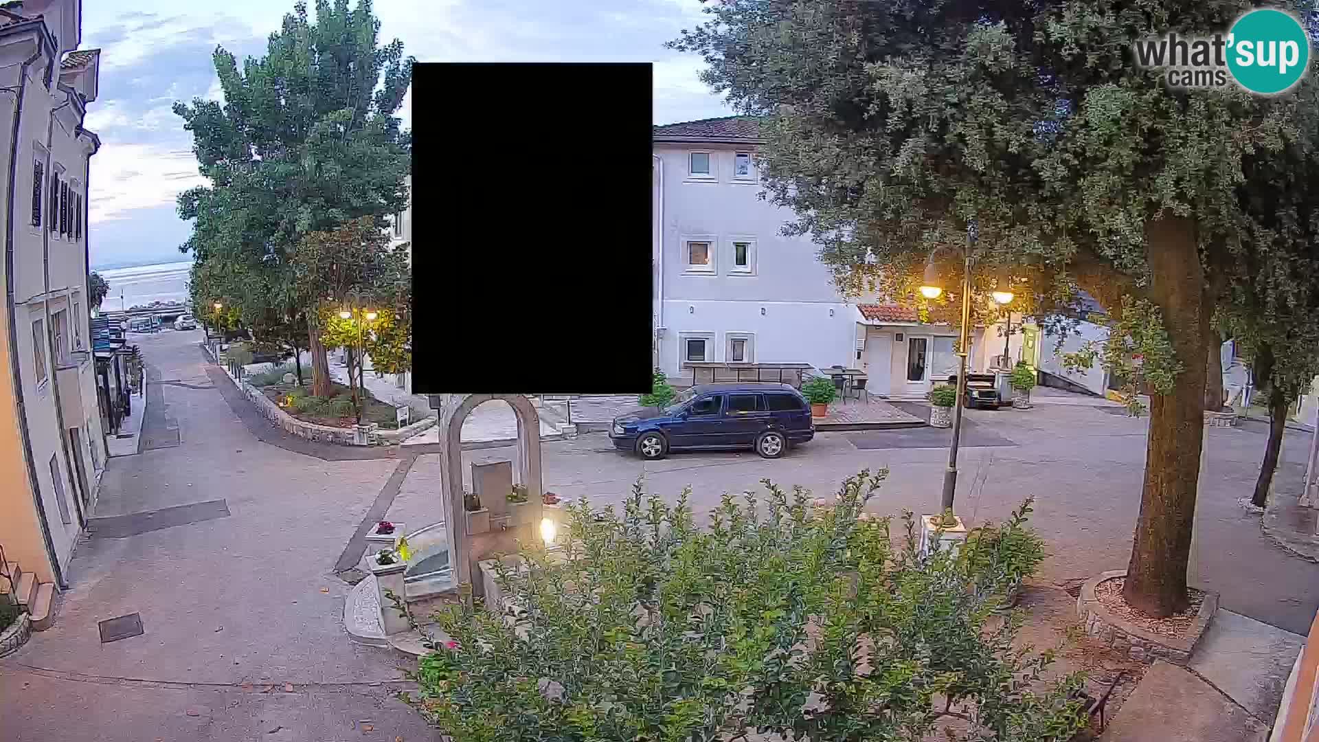 Spletna kamera center Mošćeniška Draga – Pogled v živo