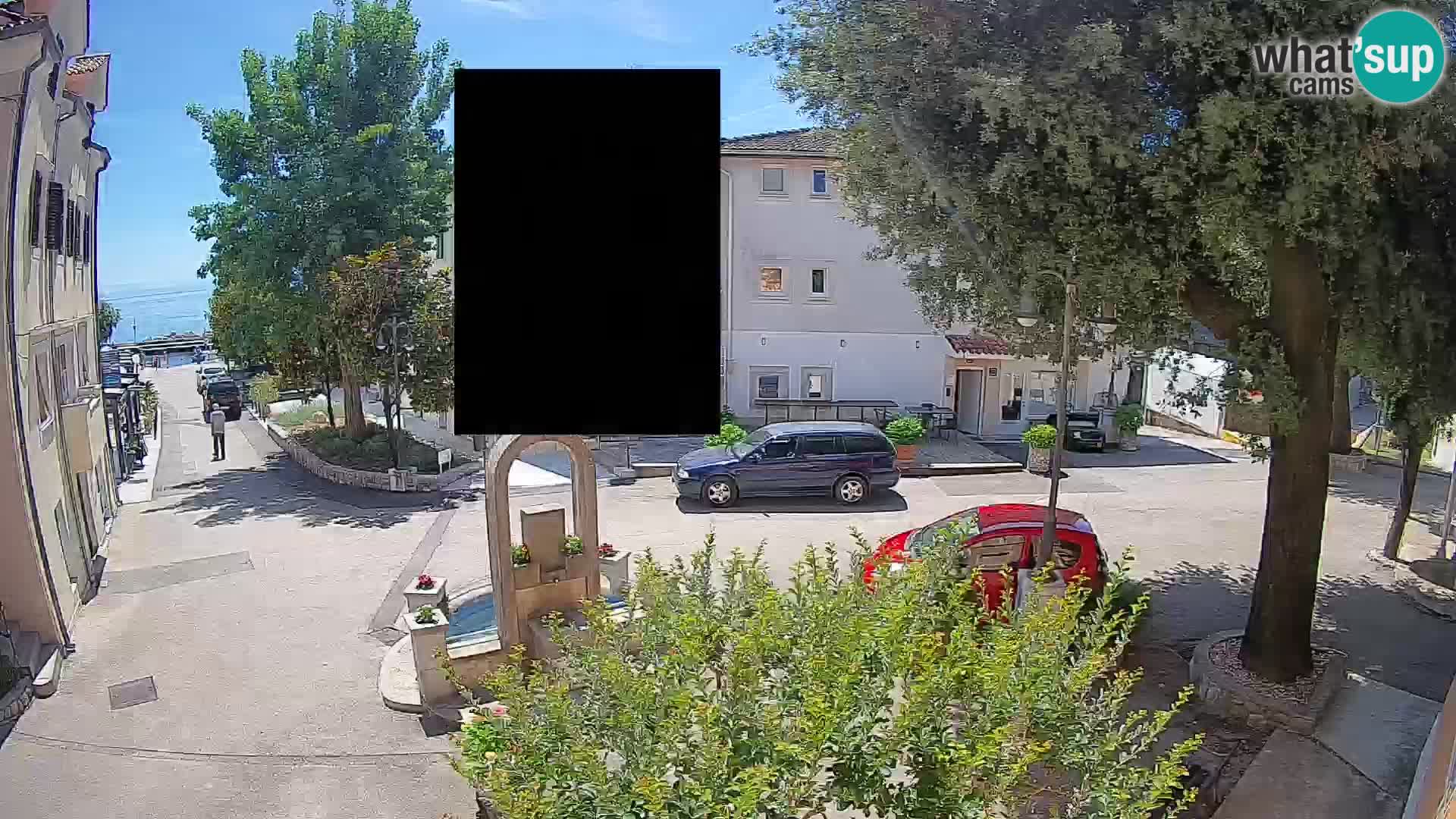 Spletna kamera center Mošćeniška Draga – Pogled v živo