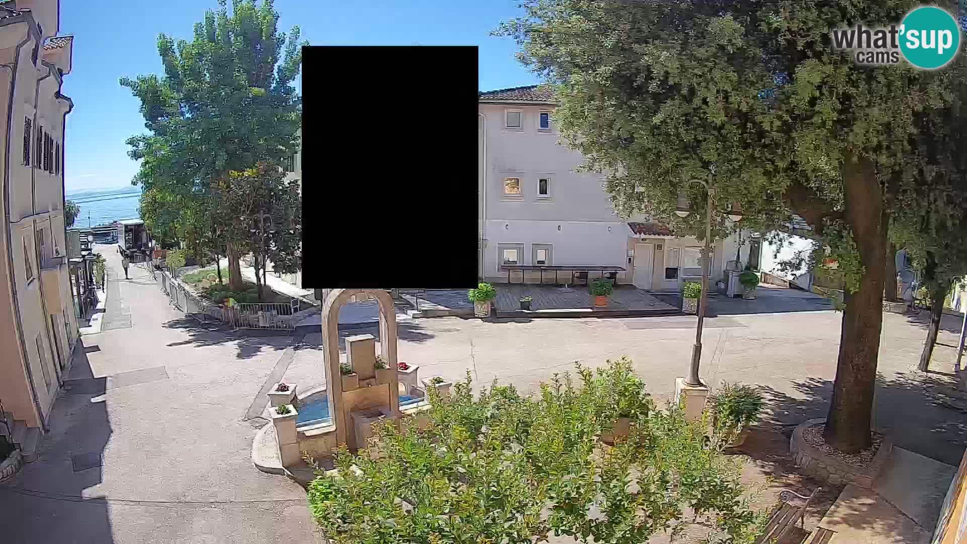 Web kamera centar Mošćeničke Drage – Pogled uživo