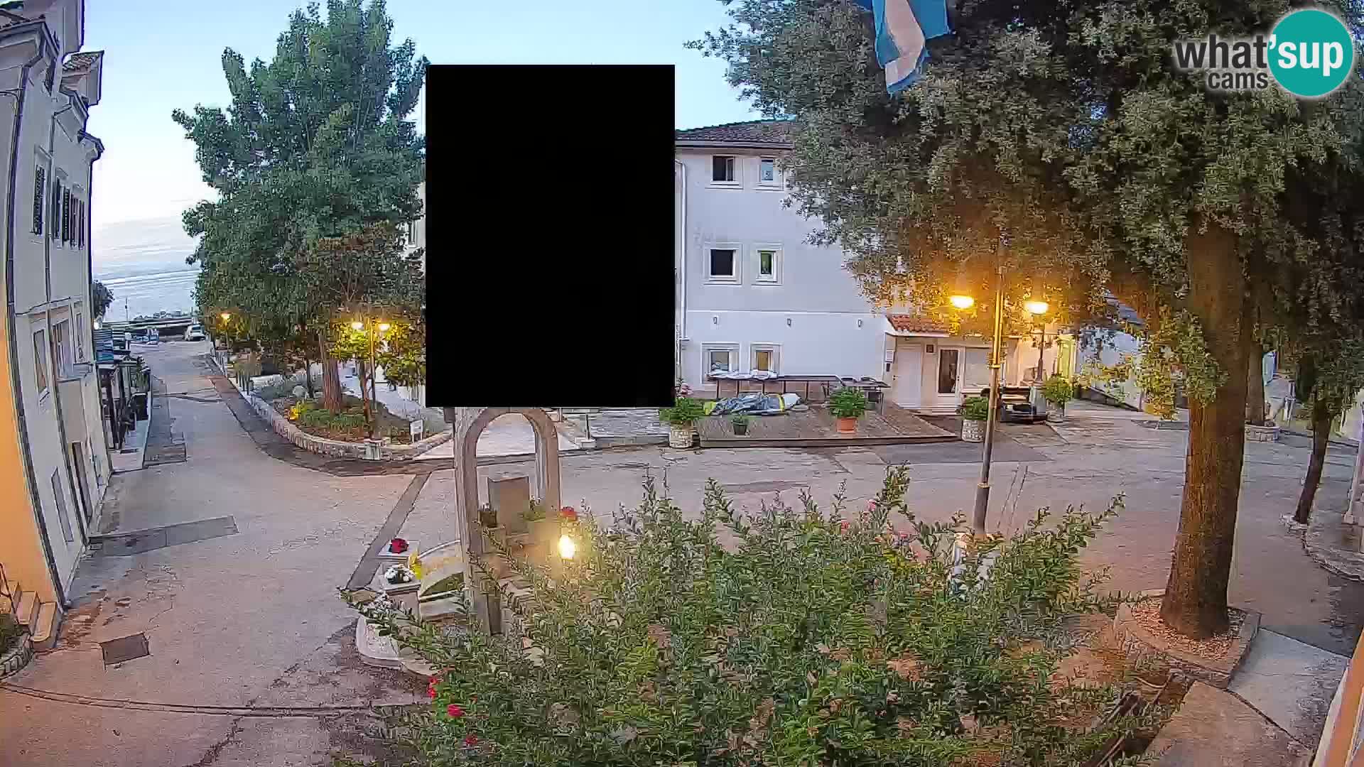 Spletna kamera center Mošćeniška Draga – Pogled v živo