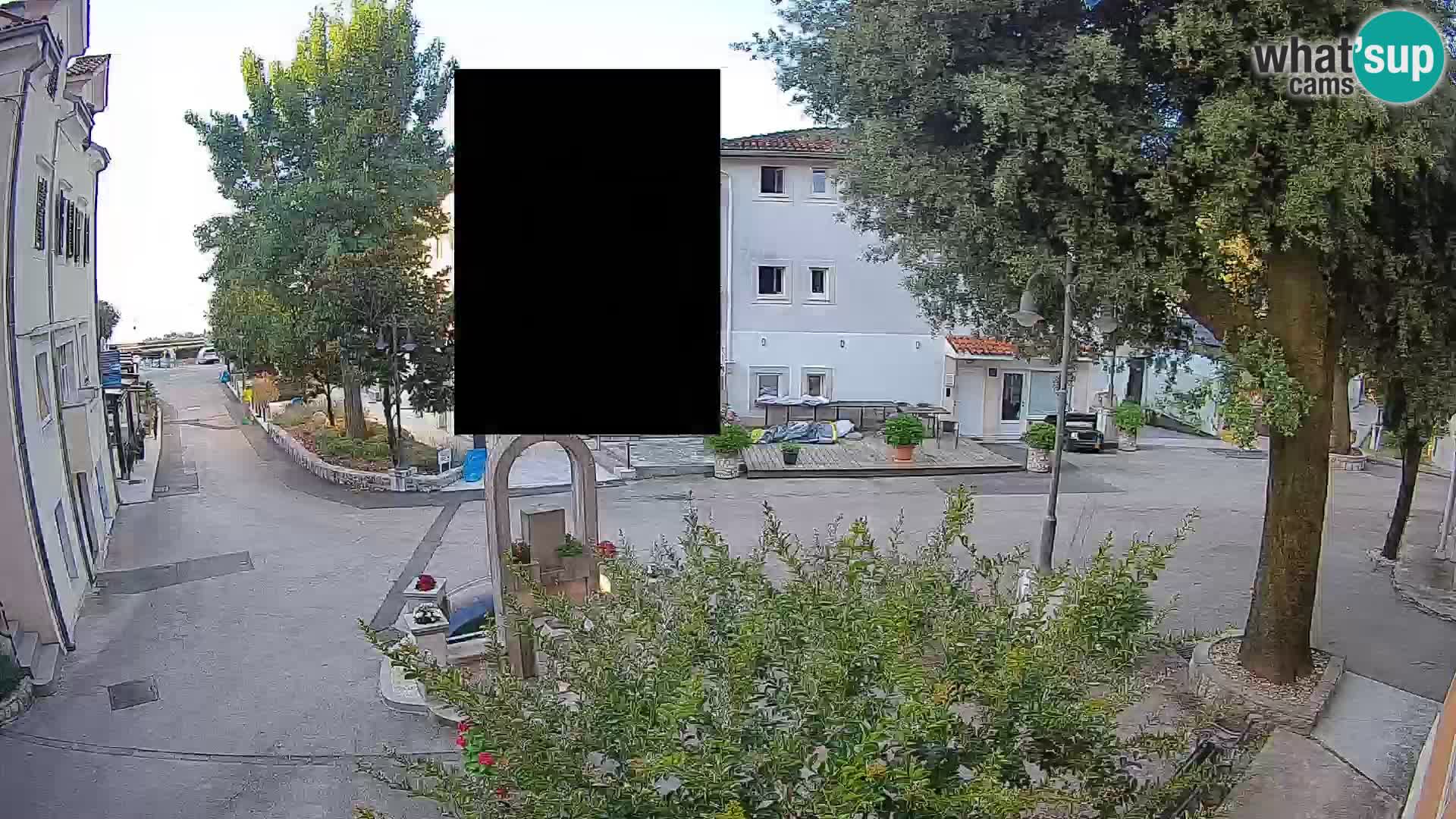 Spletna kamera center Mošćeniška Draga – Pogled v živo