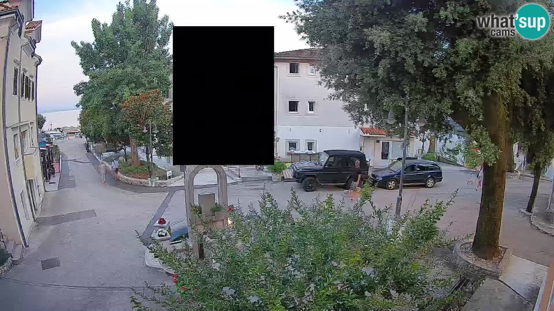 Web kamera centar Mošćeničke Drage – Pogled uživo