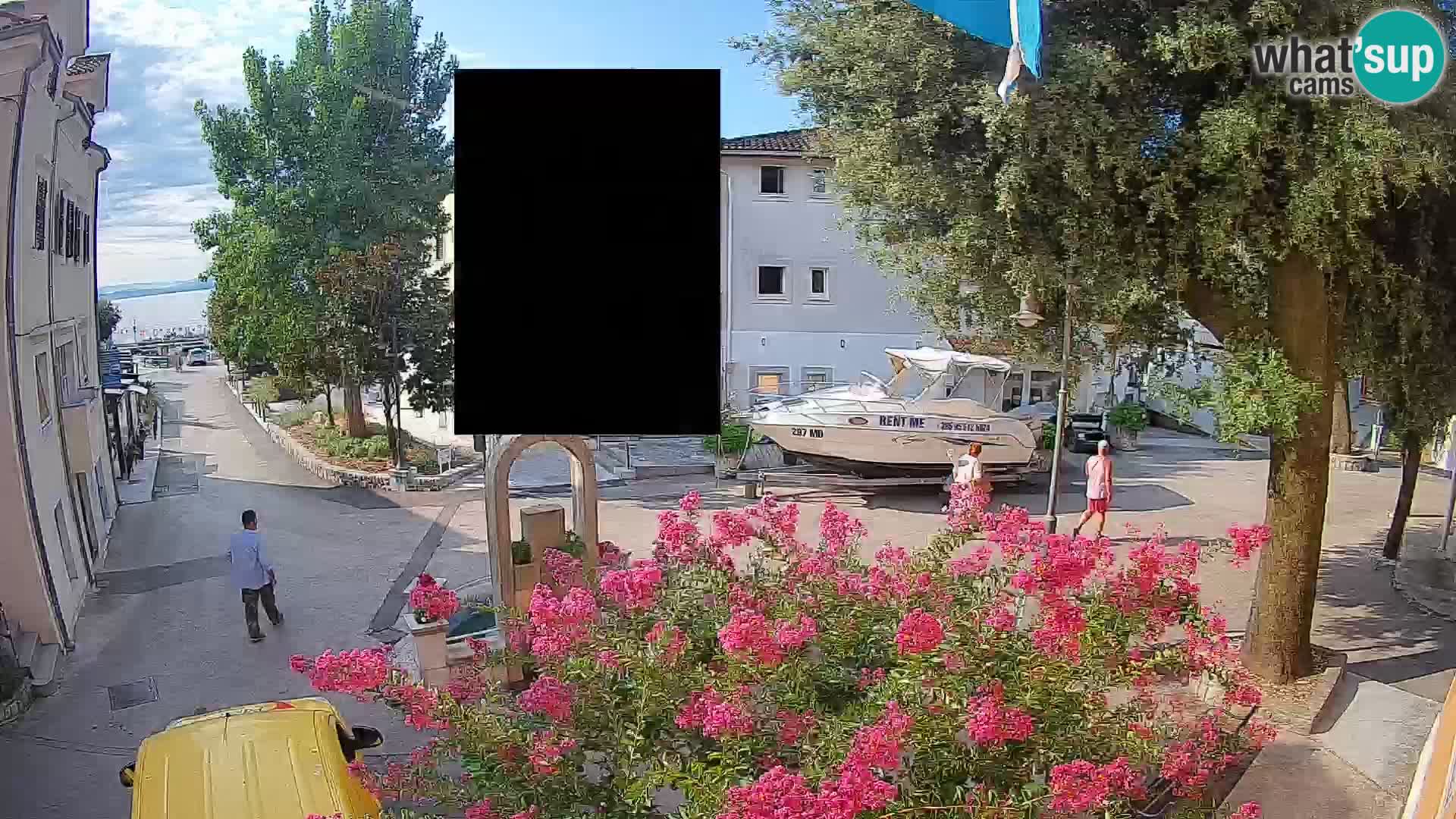Spletna kamera center Mošćeniška Draga – Pogled v živo