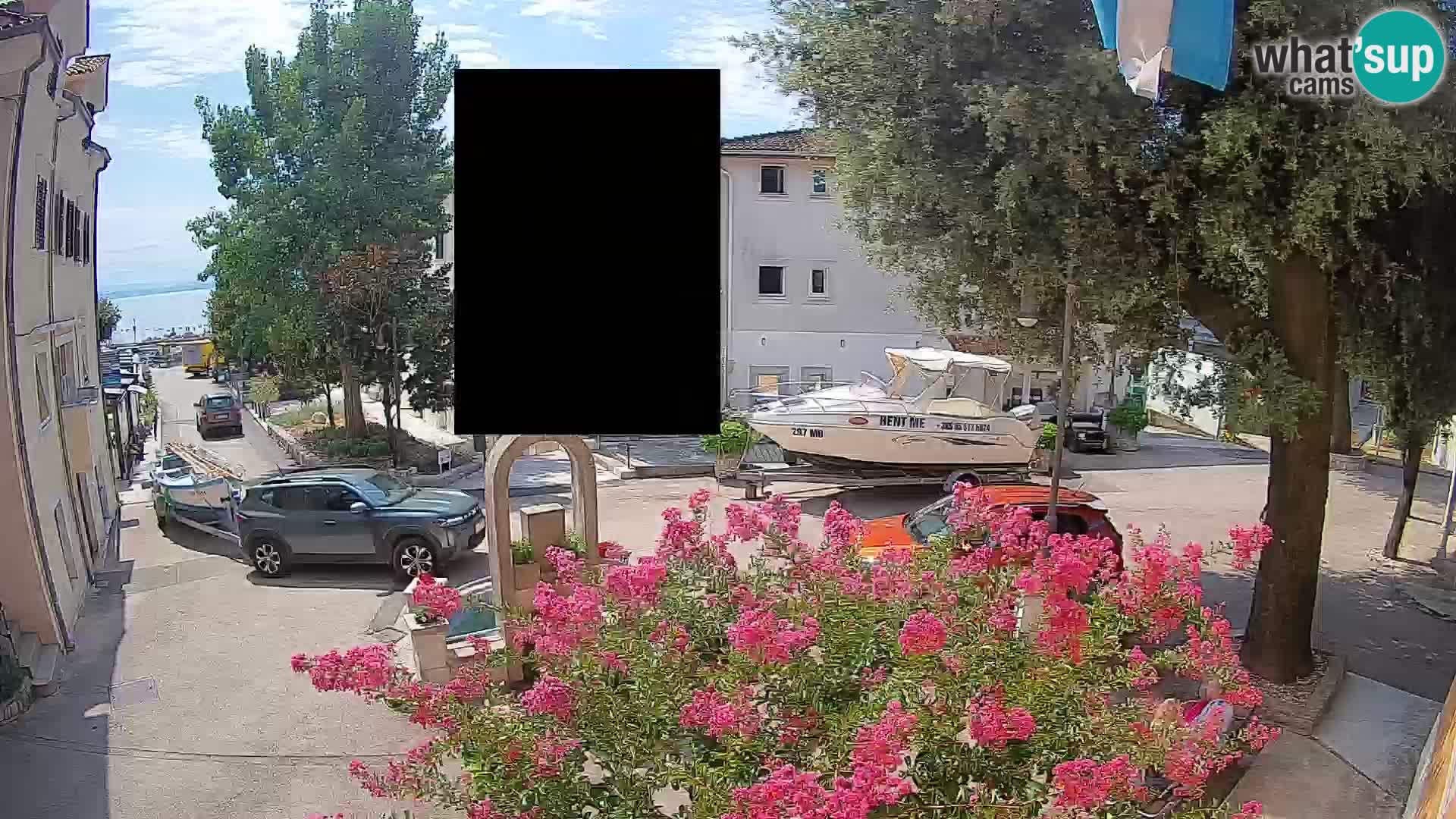 Spletna kamera center Mošćeniška Draga – Pogled v živo