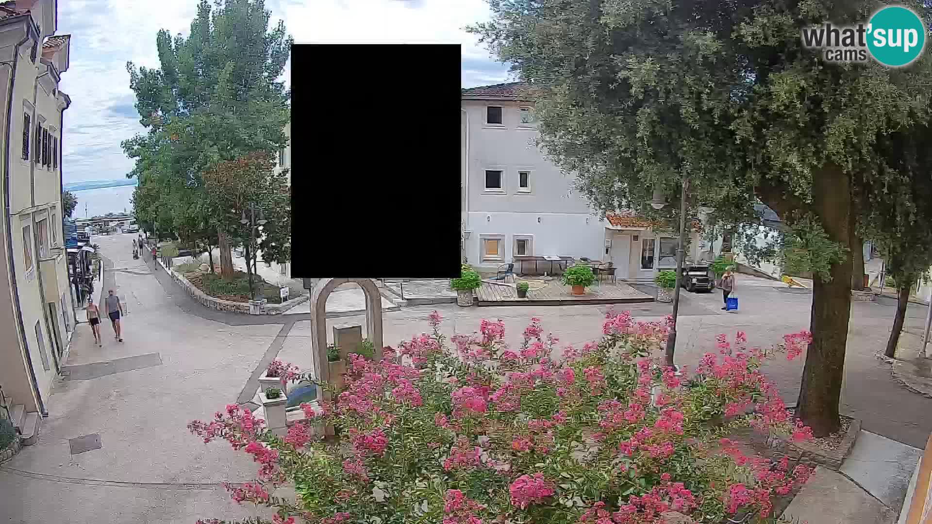 Web kamera centar Mošćeničke Drage – Pogled uživo