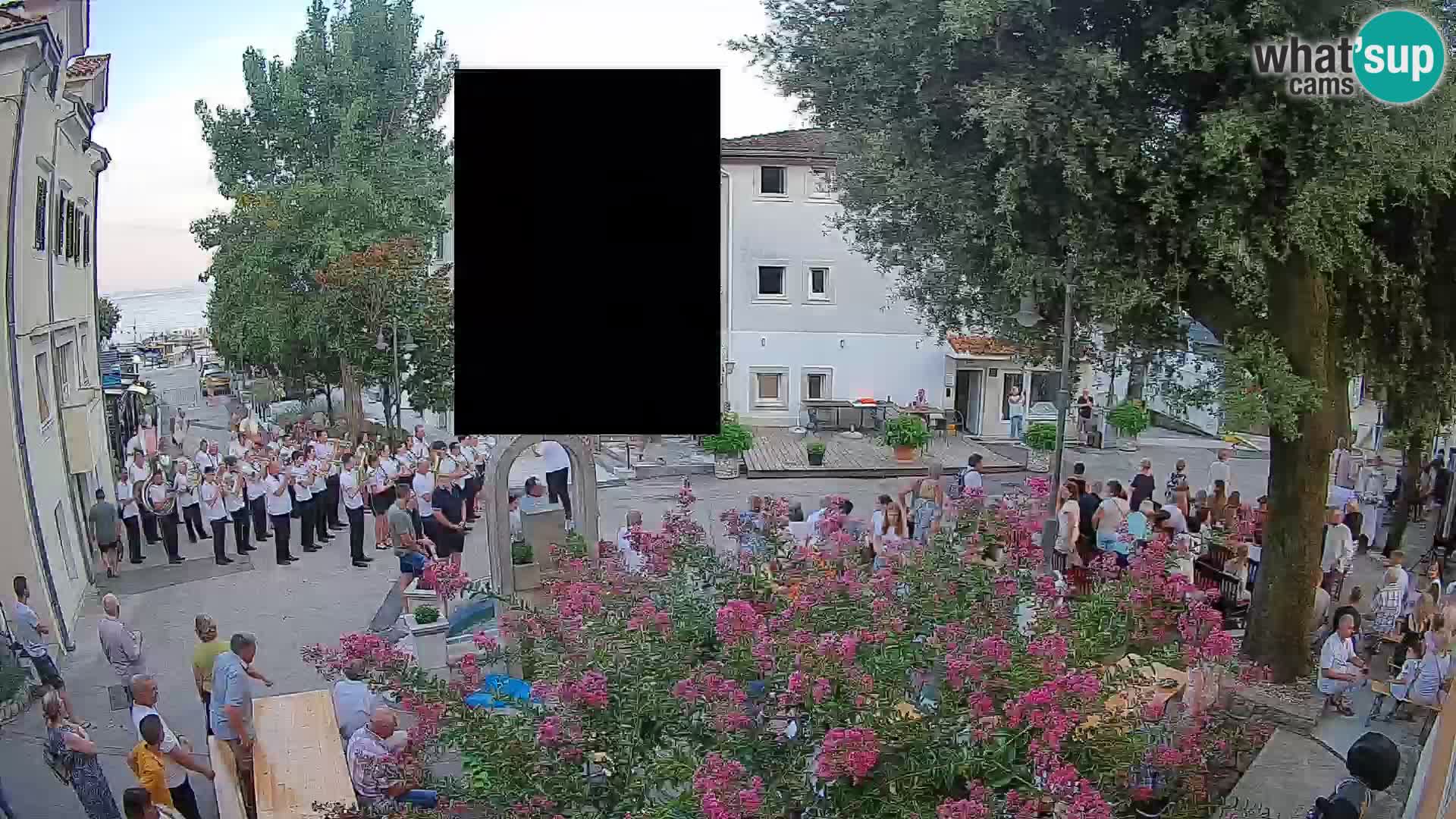 Spletna kamera center Mošćeniška Draga – Pogled v živo